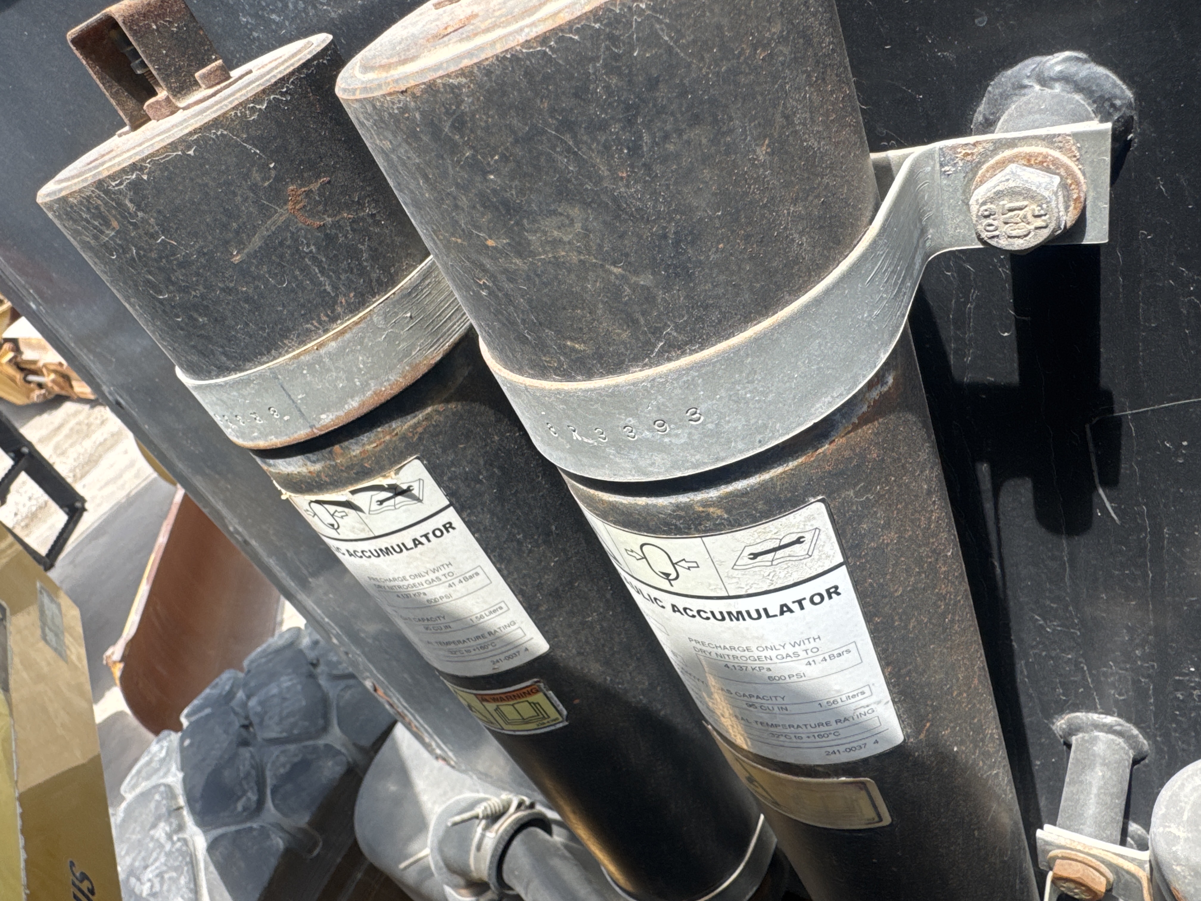 MGG-003-كاتربيلر-140M-كريدرات-فحص-الأمان-بطاريات-الفرامل-1