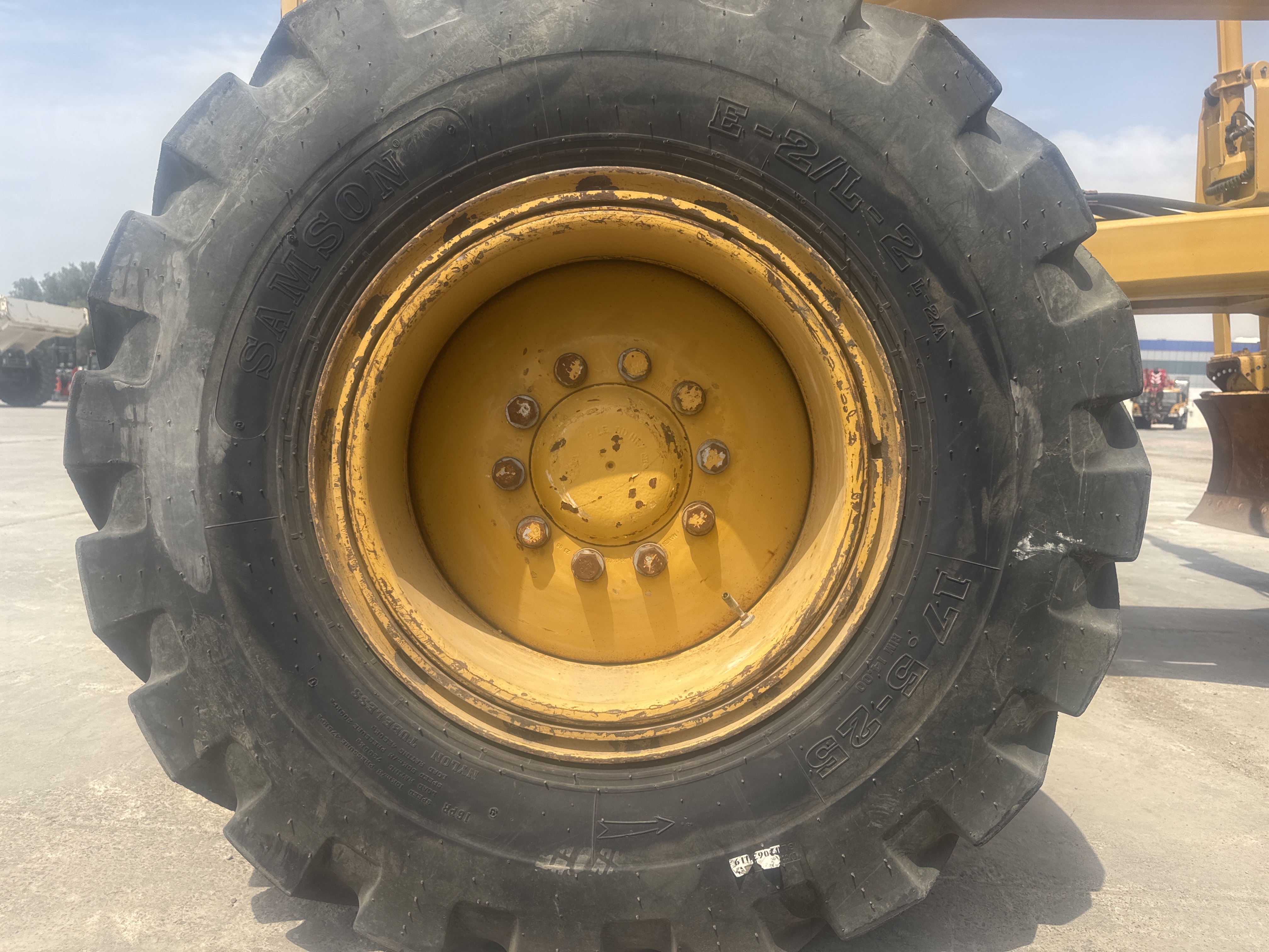MGG-003-كاتربيلر-140M-كريدرات-فحص-الهيكل-الإطار-الأمامي-الأيسر-/-محور-العجلة---الحالة-1