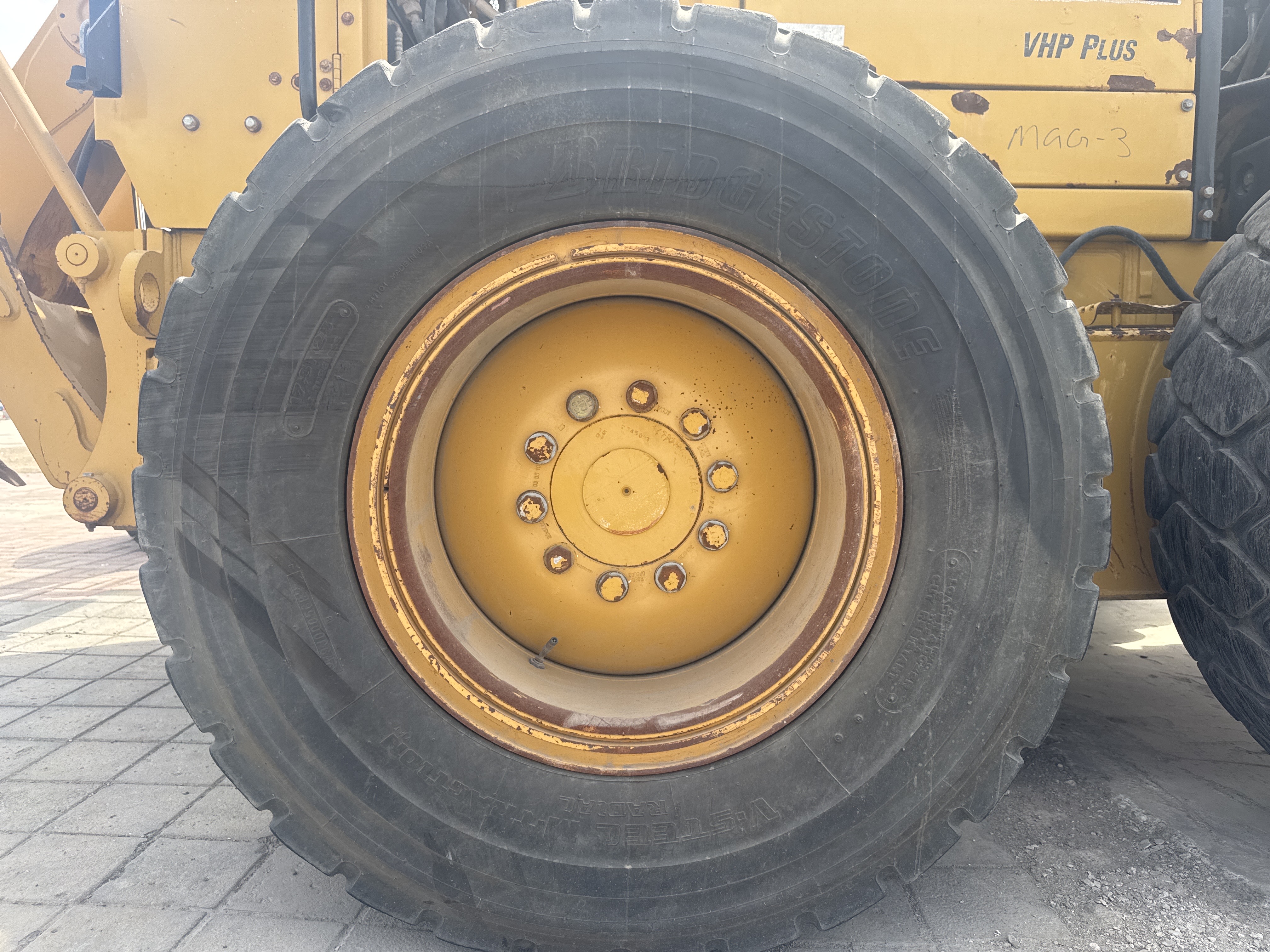MGG-003-كاتربيلر-140M-كريدرات-فحص-الهيكل-الإطار-الخلفي-الأيمن-/-محور-العجلة---الحالة-1
