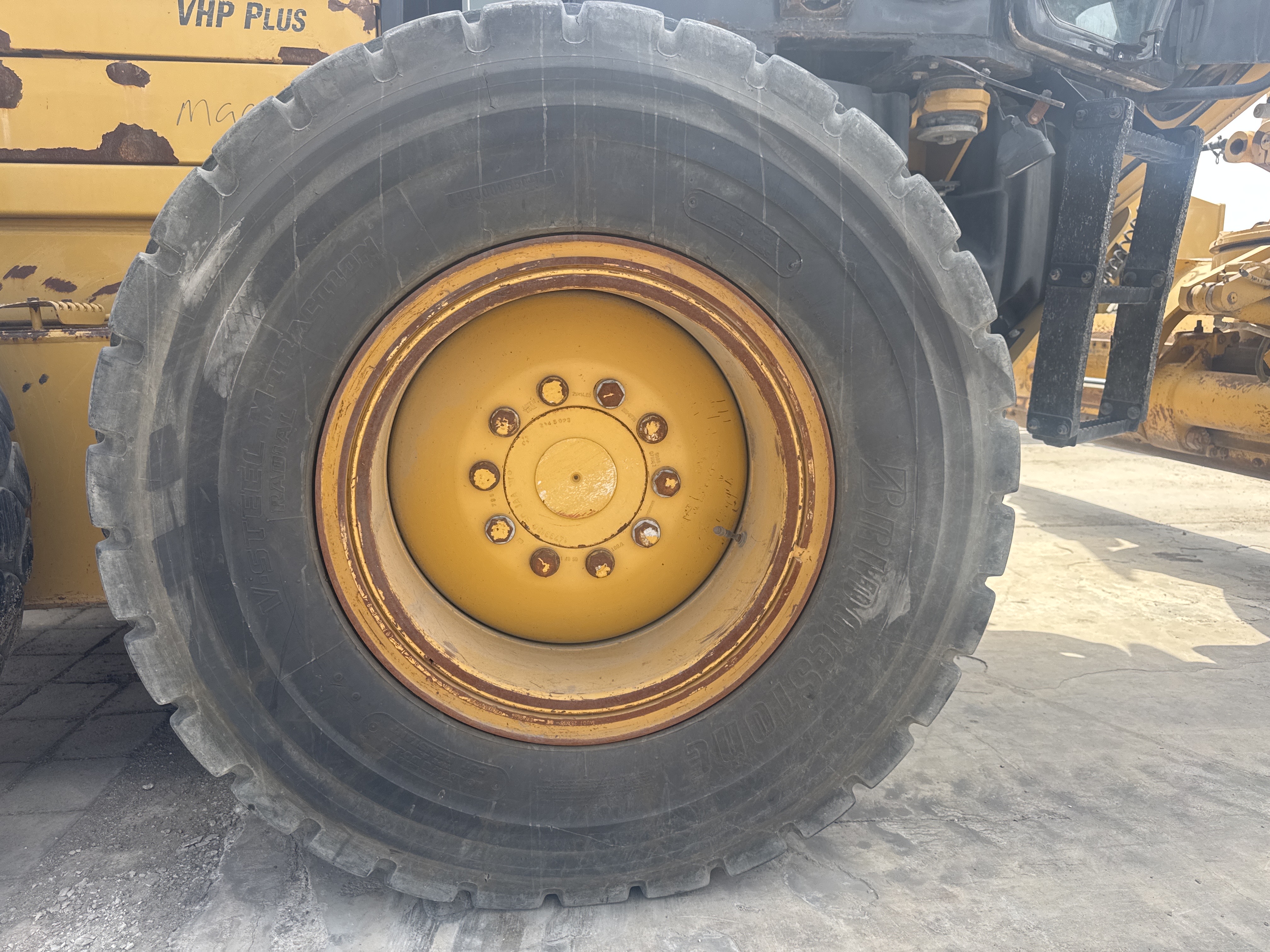 MGG-003-كاتربيلر-140M-كريدرات-فحص-الهيكل-الإطار-الأوسط-الأيمن-/-محور-العجلة---الحالة-1