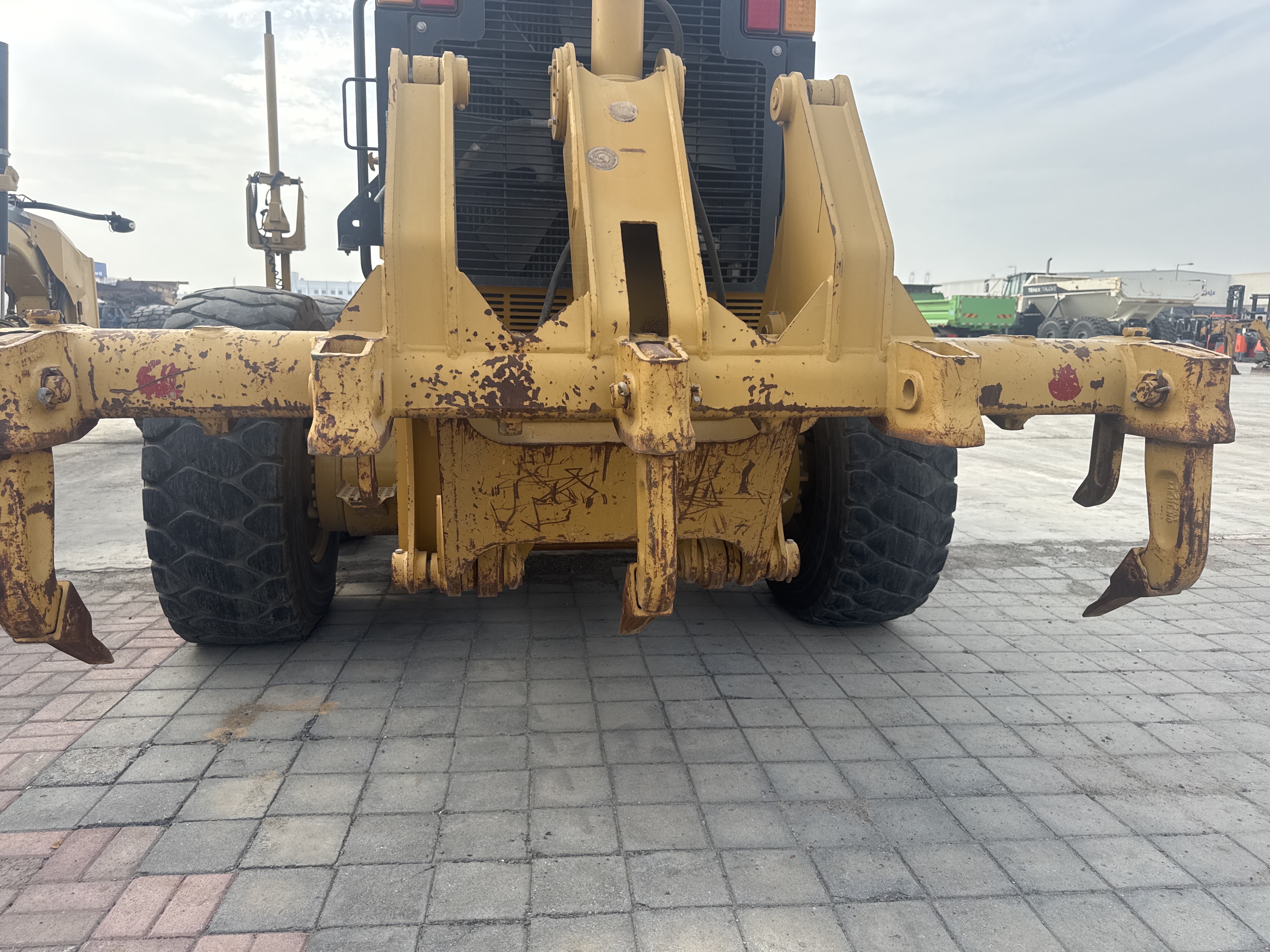 MGG-003-كاتربيلر-140M-كريدرات-فحص-المرفقات-العرقوب-1