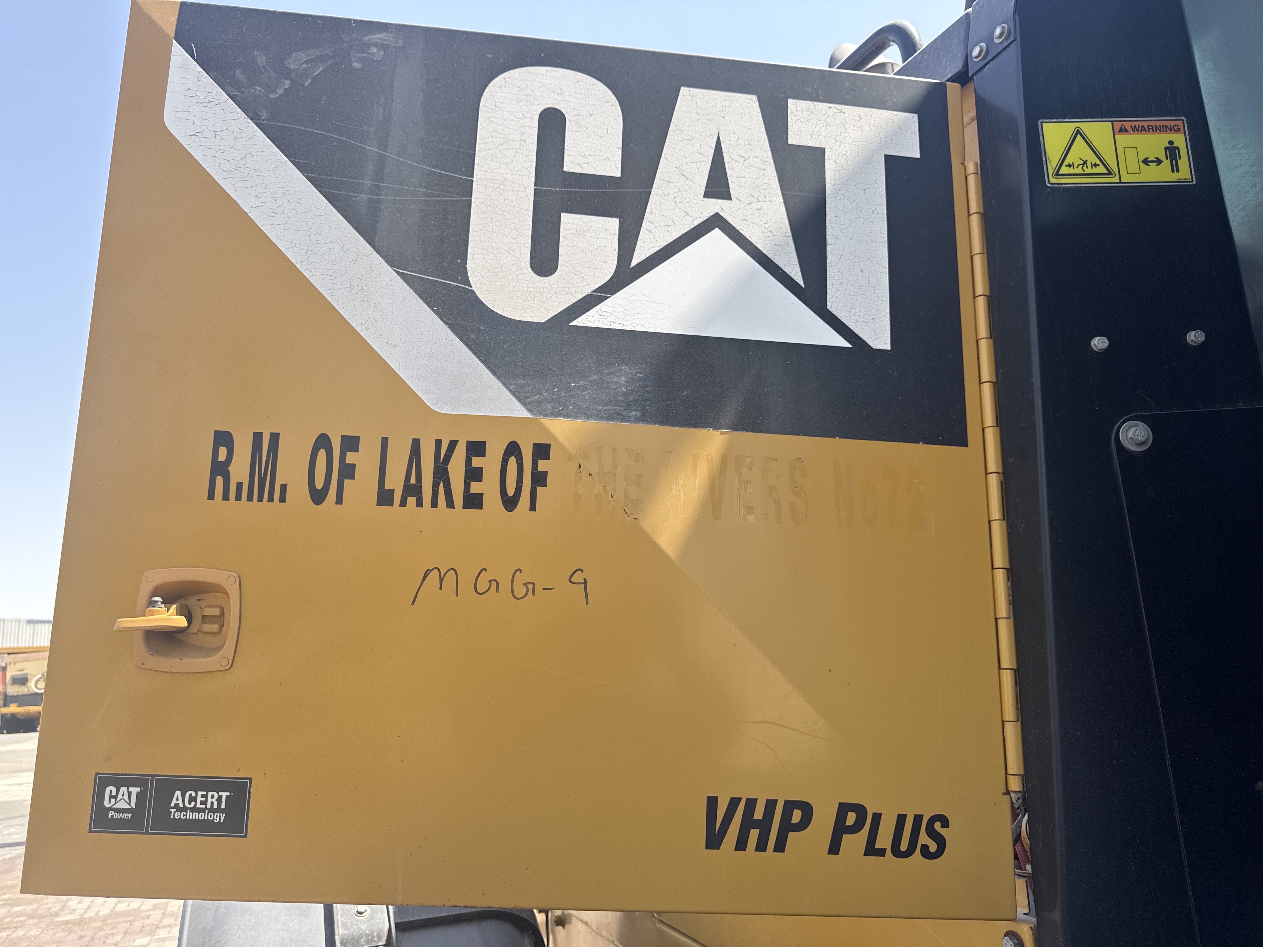 MGG-004-كاتربيلر-140M-VHP-Plus-كريدرات-فحص-الهيكل-الصفائح-المعدنية-(الفيبرجلاس)-1