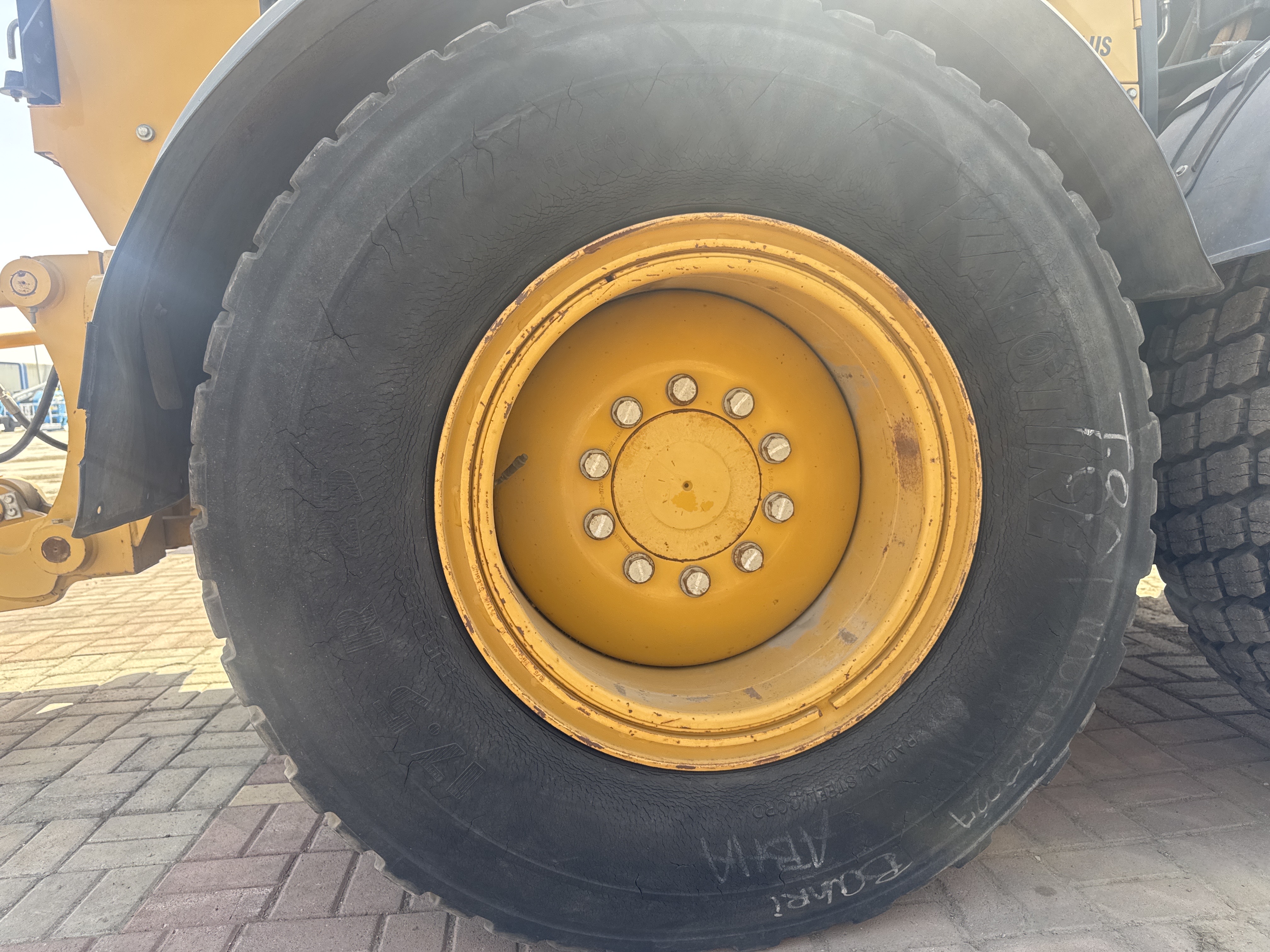 MGG-004-كاتربيلر-140M-VHP-Plus-كريدرات-فحص-الهيكل-الإطار-الخلفي-الأيمن-/-محور-العجلة---الحالة-1