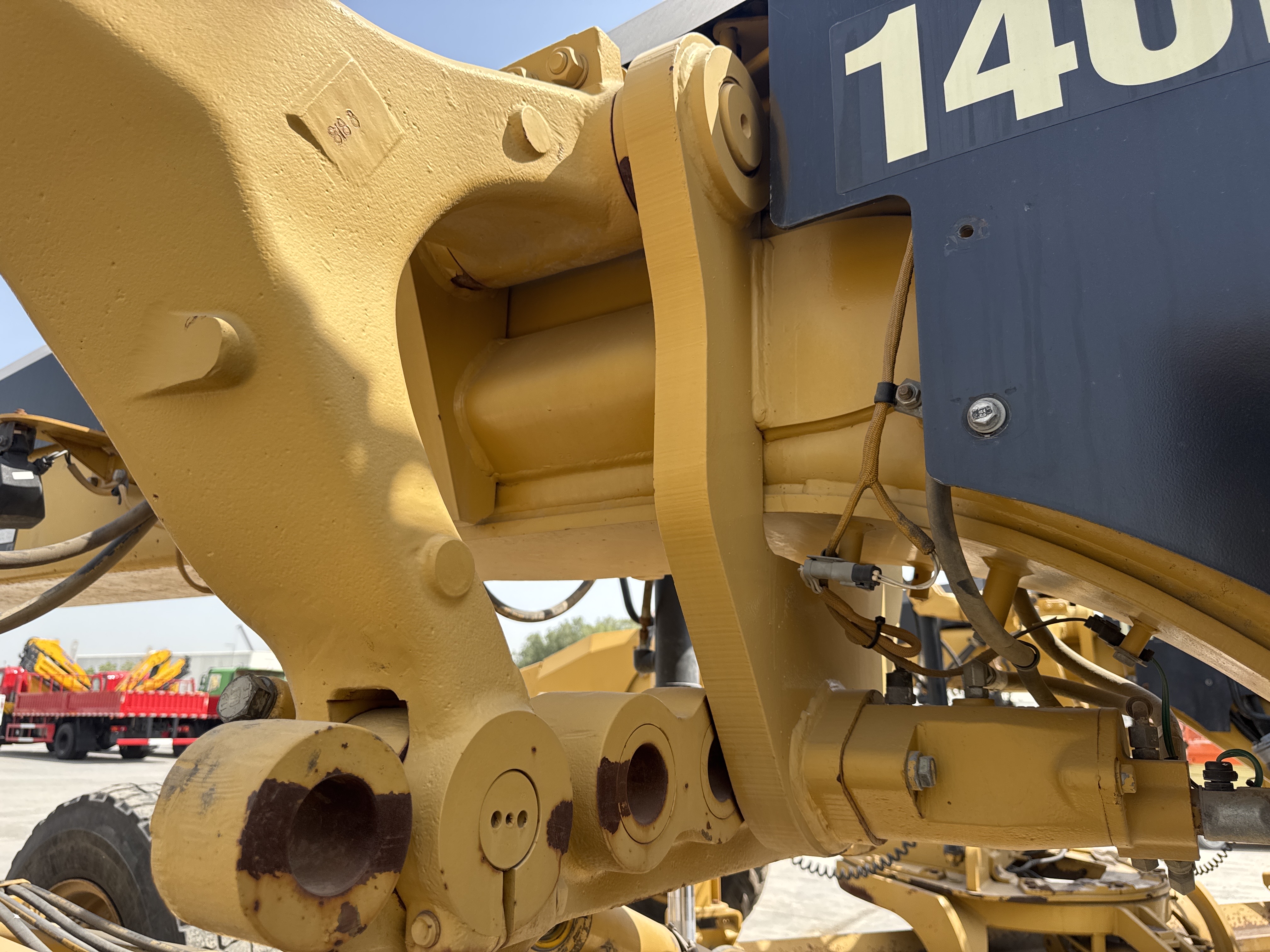 MGG-004-كاتربيلر-140M-VHP-Plus-كريدرات-فحص-الهيدروليك-الدبابيس-والأقفال-الهيدروليكية-1