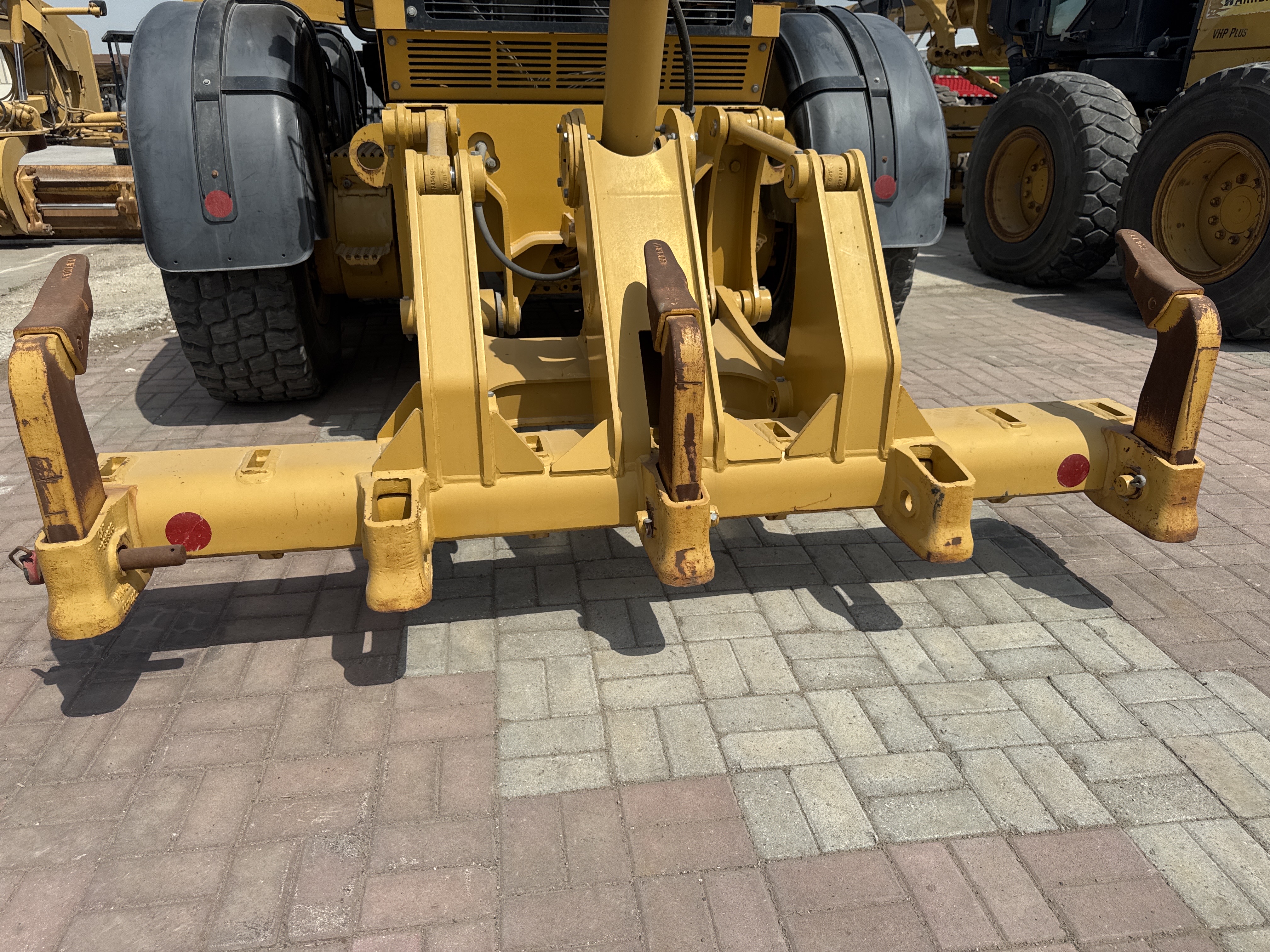 MGG-004-كاتربيلر-140M-VHP-Plus-كريدرات-فحص-الهيدروليك-اسطوانات-العرقوب-1