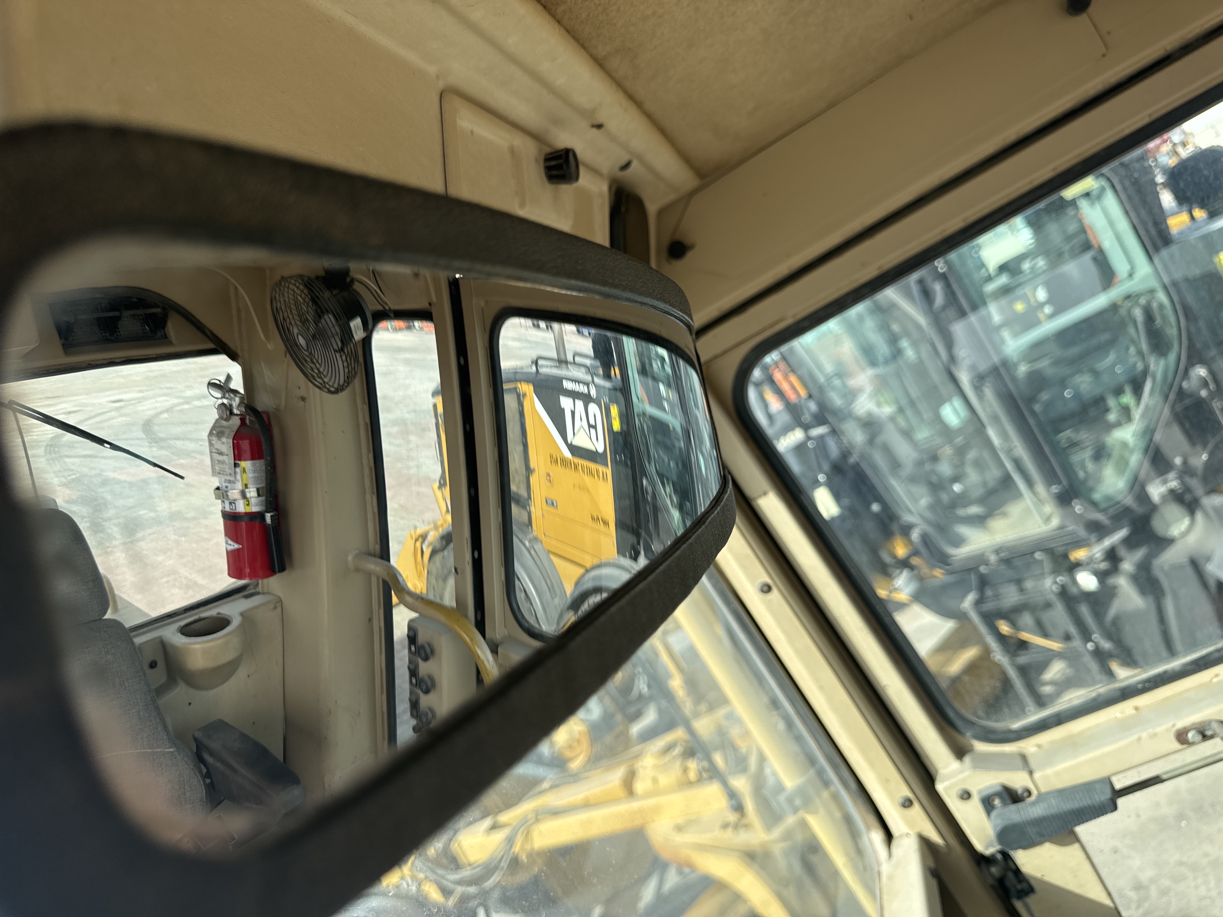 MGG-005-Cat-140H-Motor-graders-inspection-Cabin-Mirrors-1