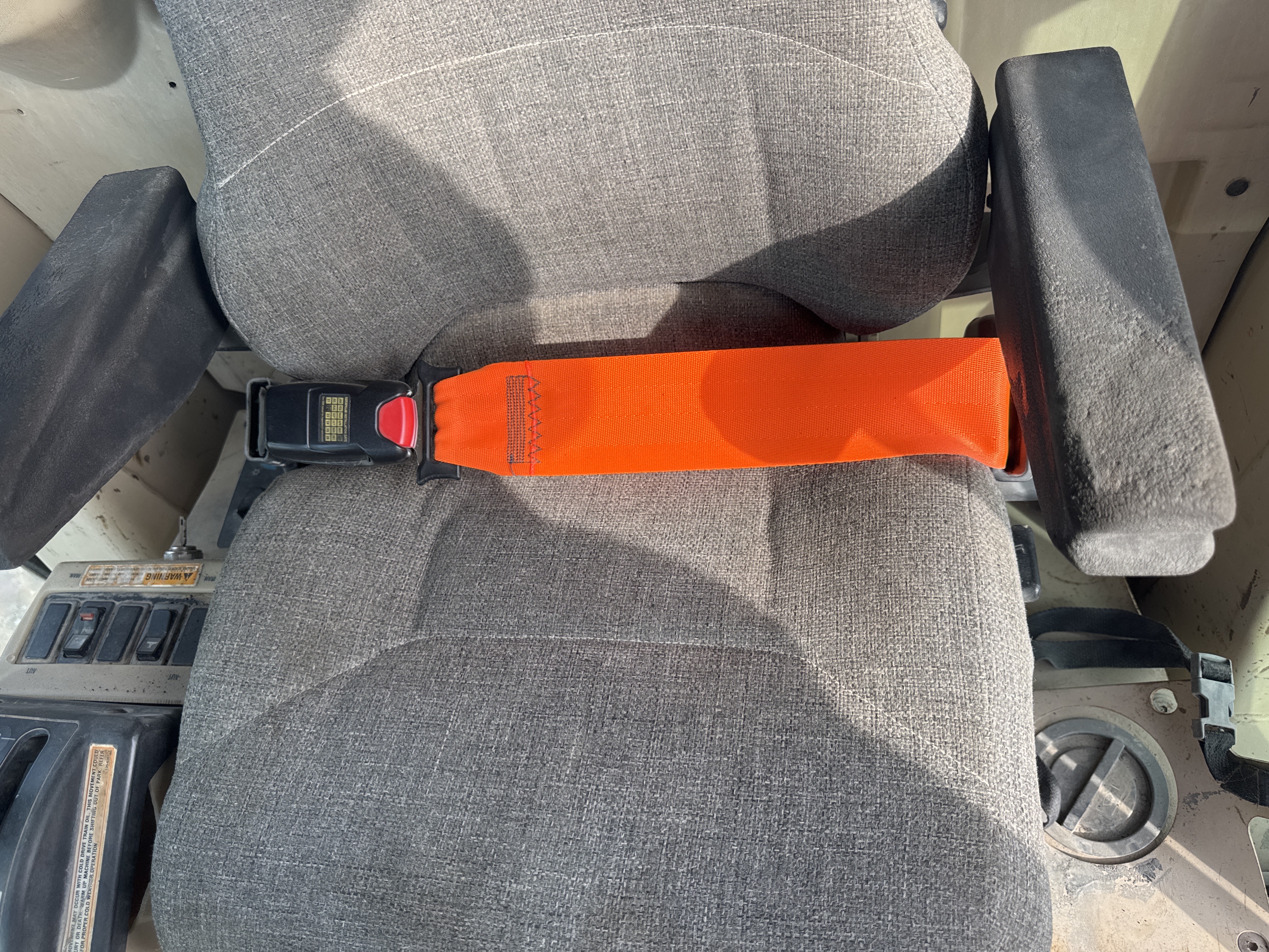 MGG-005-Cat-140H-Motor-graders-inspection-Safety-Seat-belts-1