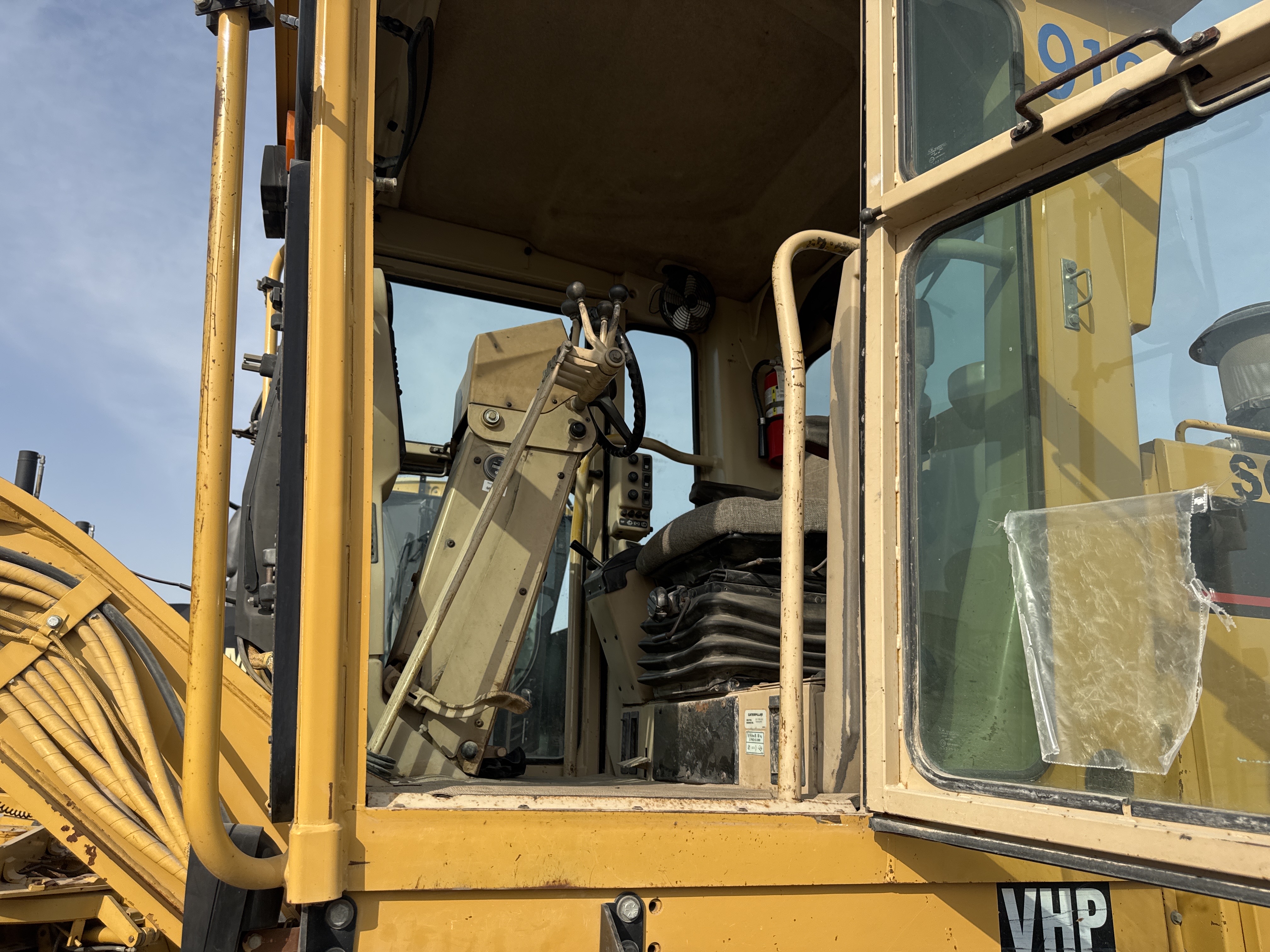 MGG-005-Cat-140H-Motor-graders-inspection-Structure-Handrails-1
