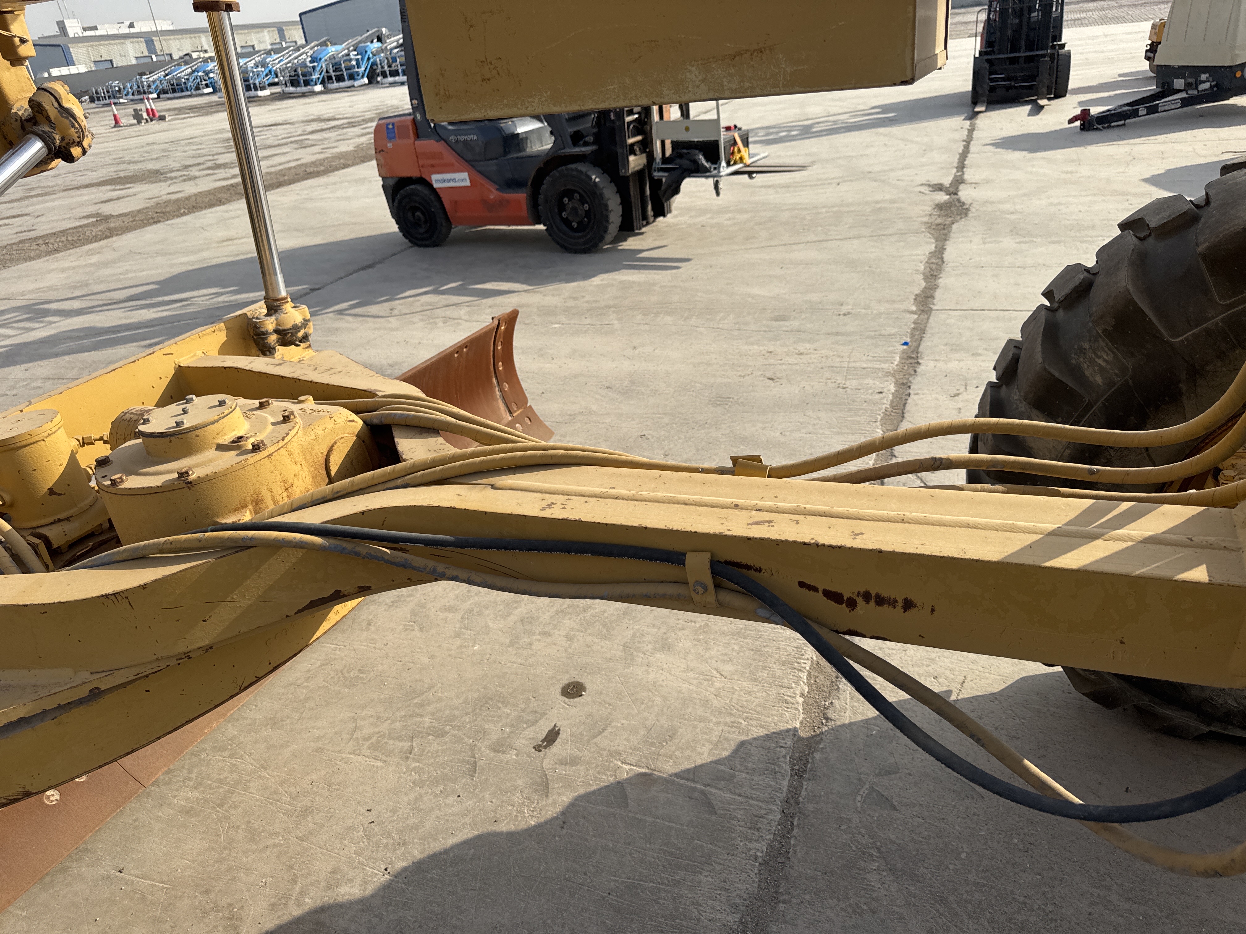 MGG-005-Cat-140H-Motor-graders-inspection-Chassis-Draw-bar-1