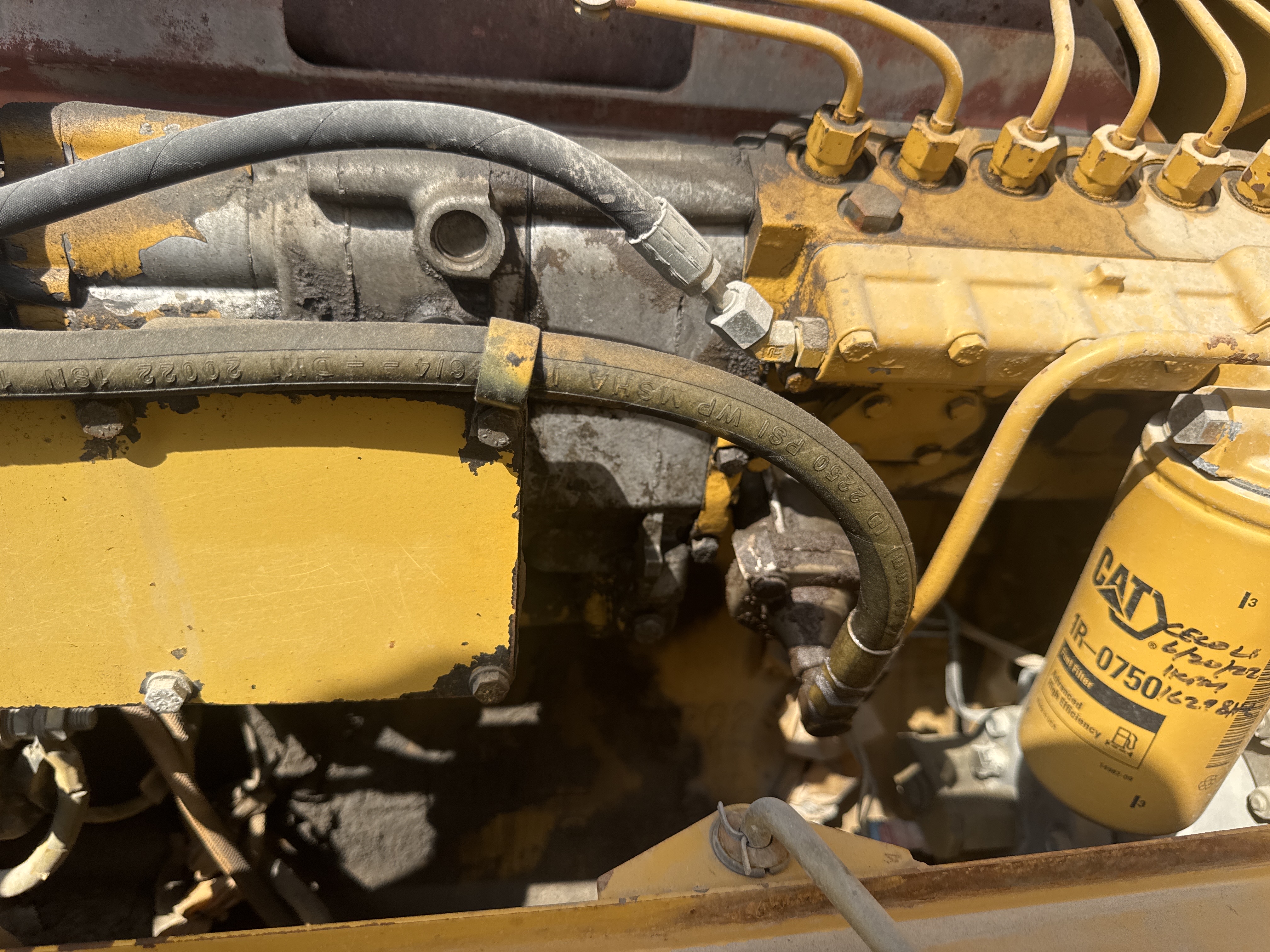 MGG-005-Cat-140H-Motor-graders-inspection-Engine-Fuel-leaks-1