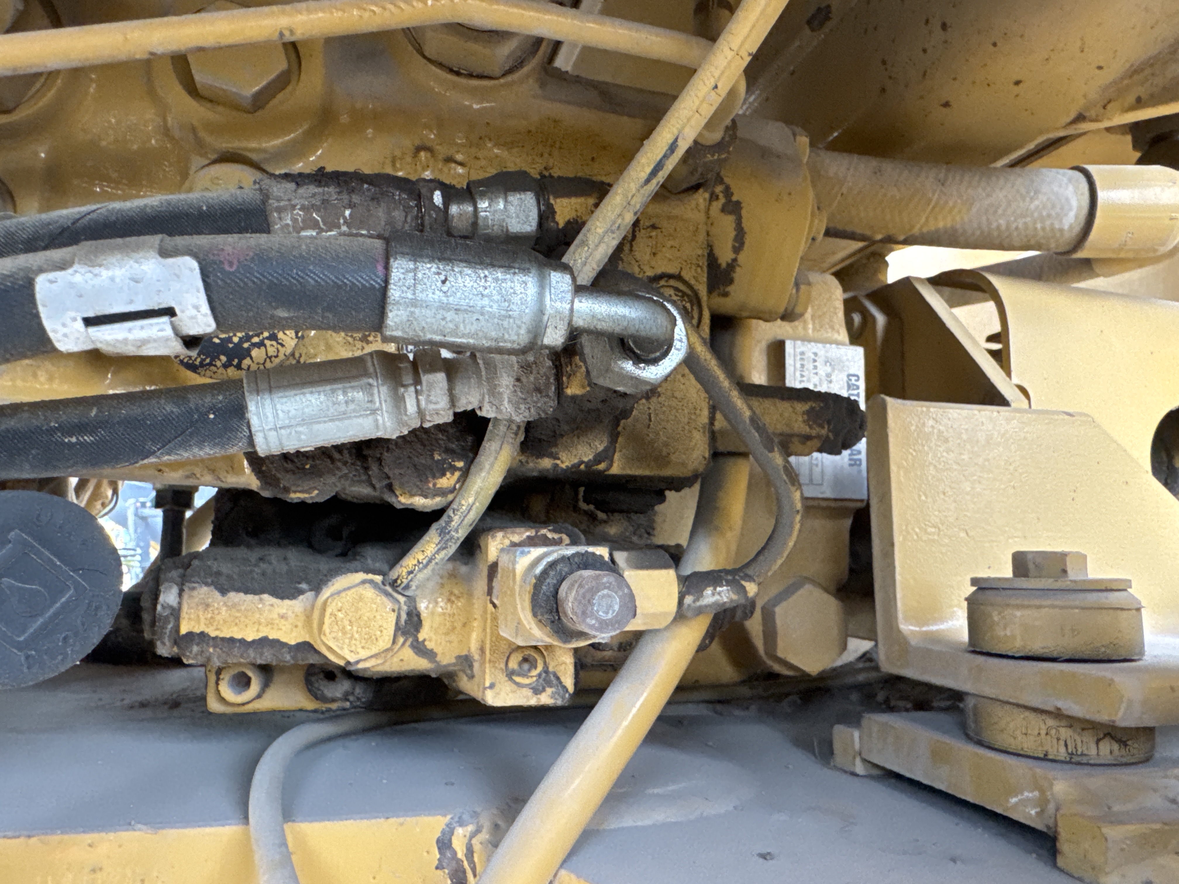 MGG-005-Cat-140H-Motor-graders-inspection-Hydraulics-Hydraulic-pump-1
