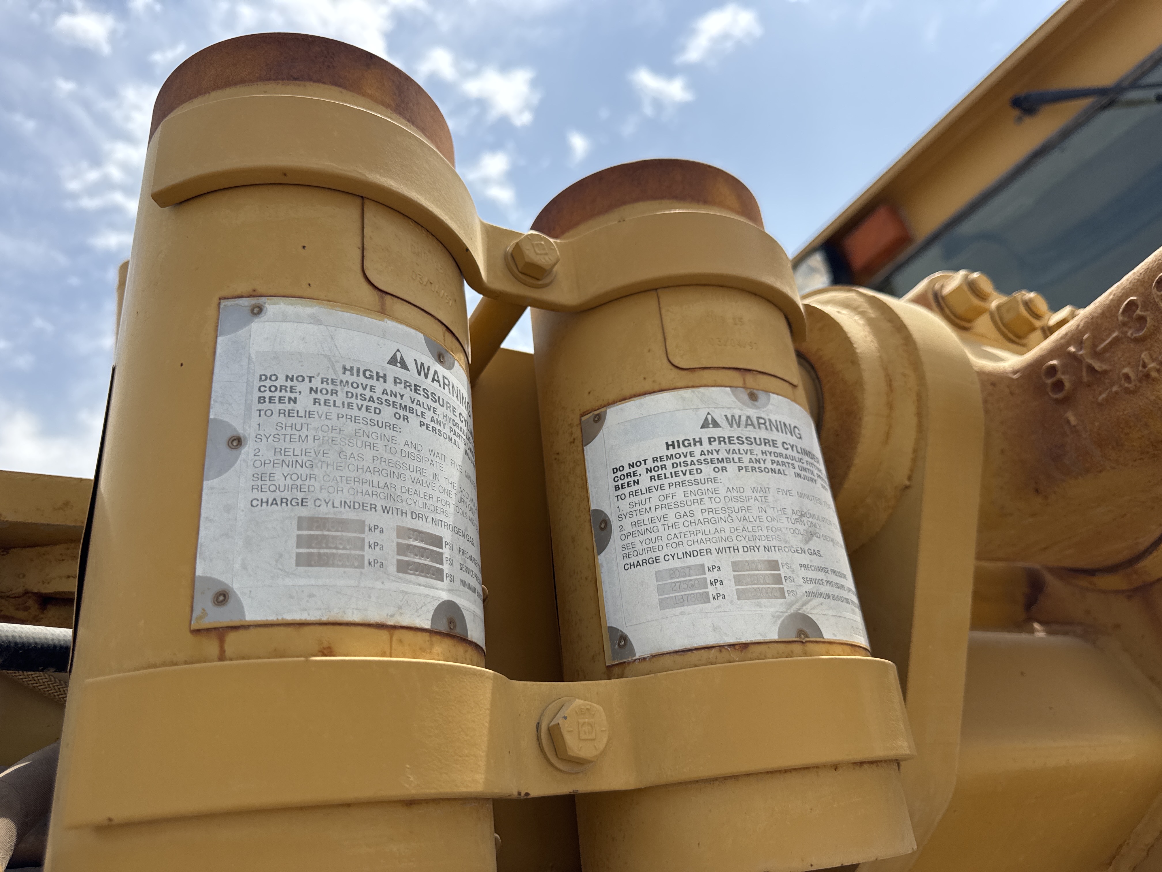 MGG-005-Cat-140H-Motor-graders-inspection-Safety-Brake-accumulators-1