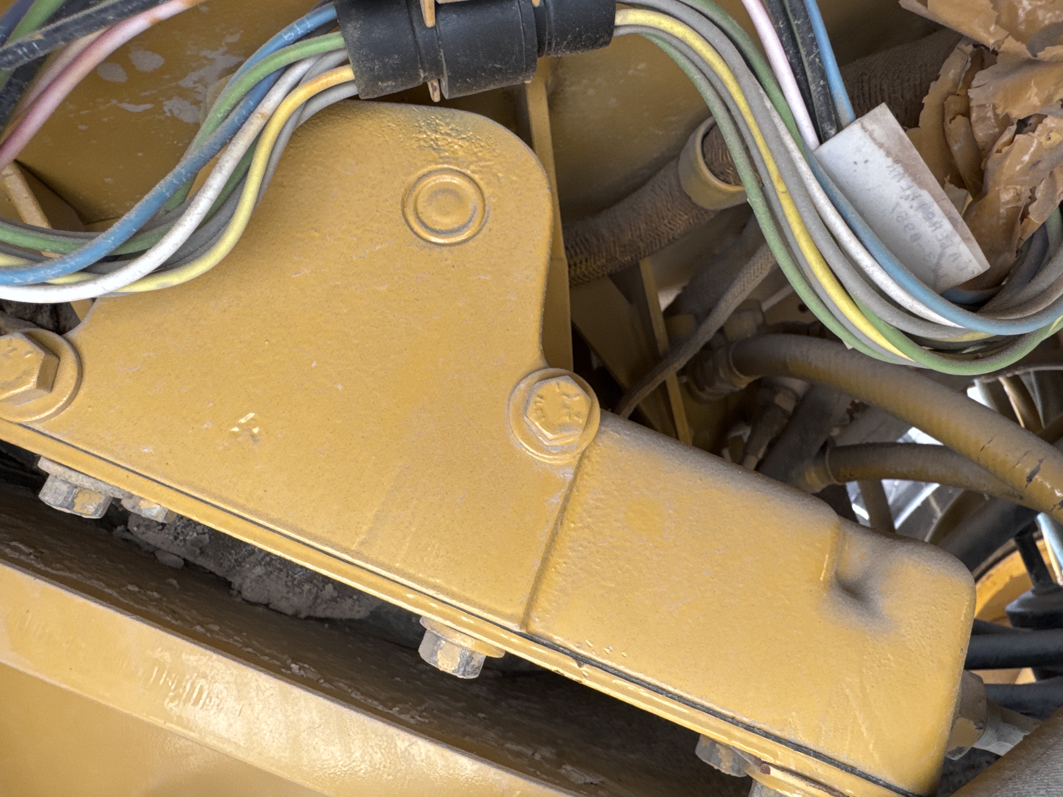 MGG-005-Cat-140H-Motor-graders-inspection-Safety-Brake-accumulators-1
