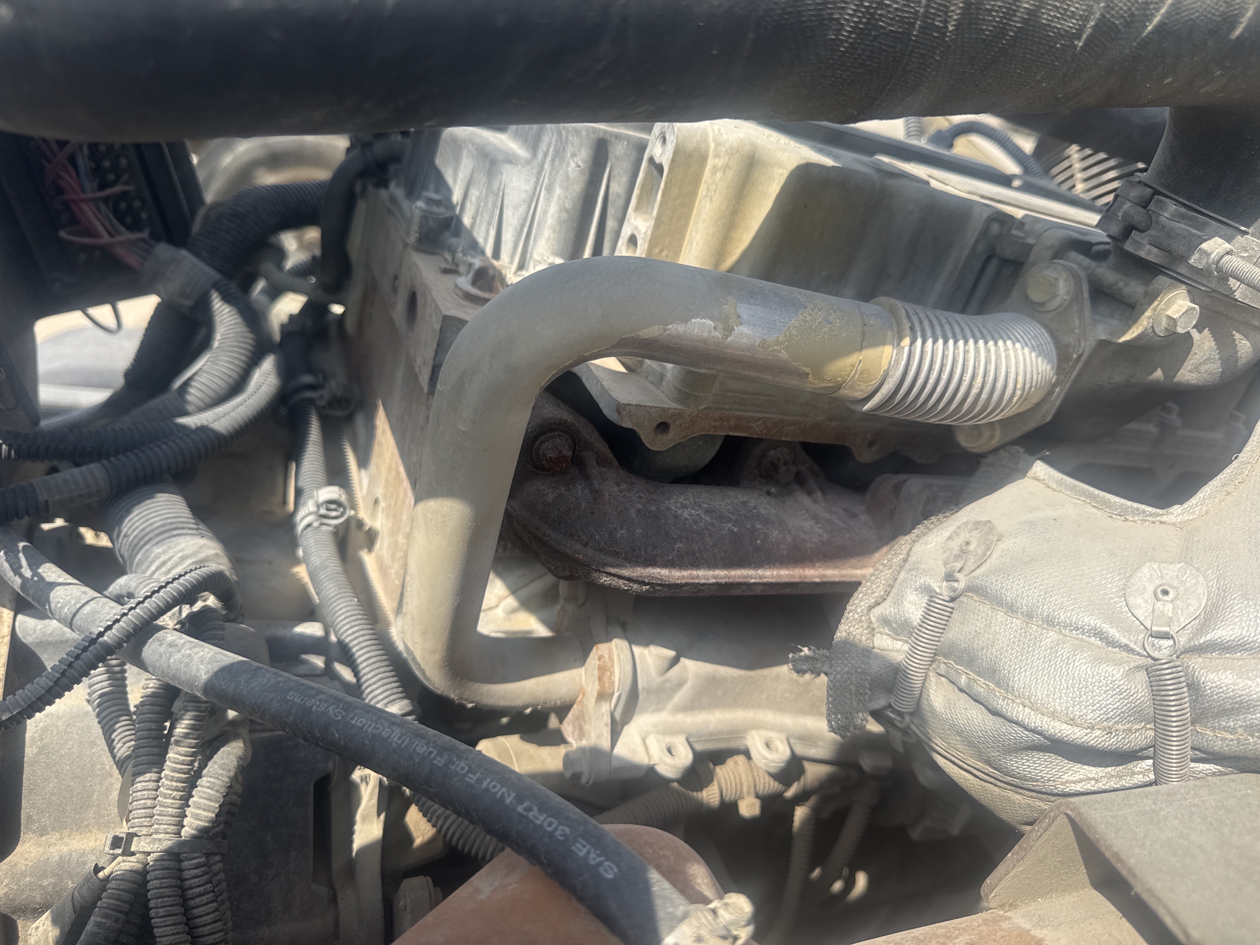 ACA-002-IR-Doosan-C185-T4F-Air-compressors-inspection-Engine-Engine-oil-leaks-1