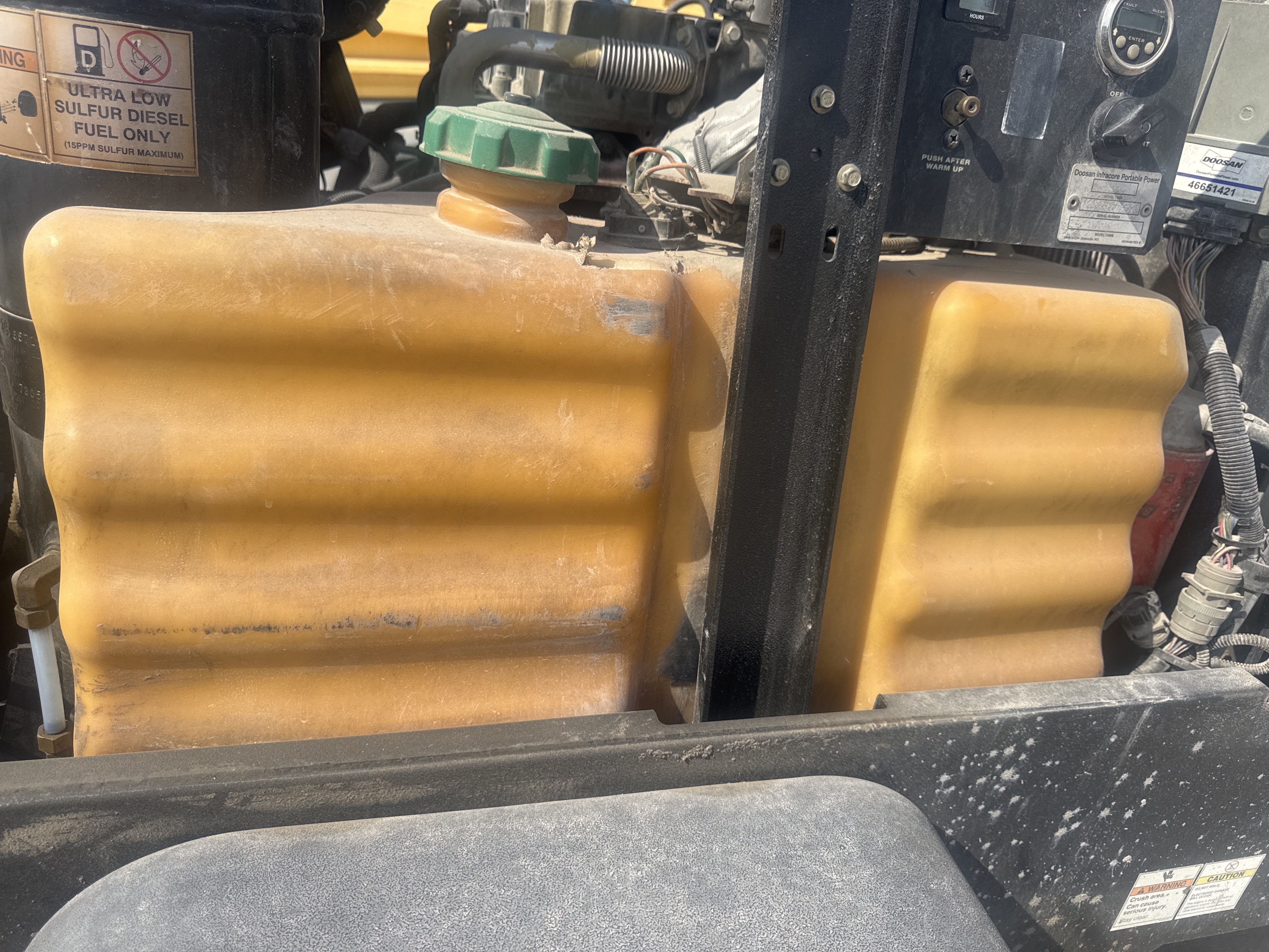 ACA-002-IR-Doosan-C185-T4F-Air-compressors-inspection-Engine-Fuel-tank-1