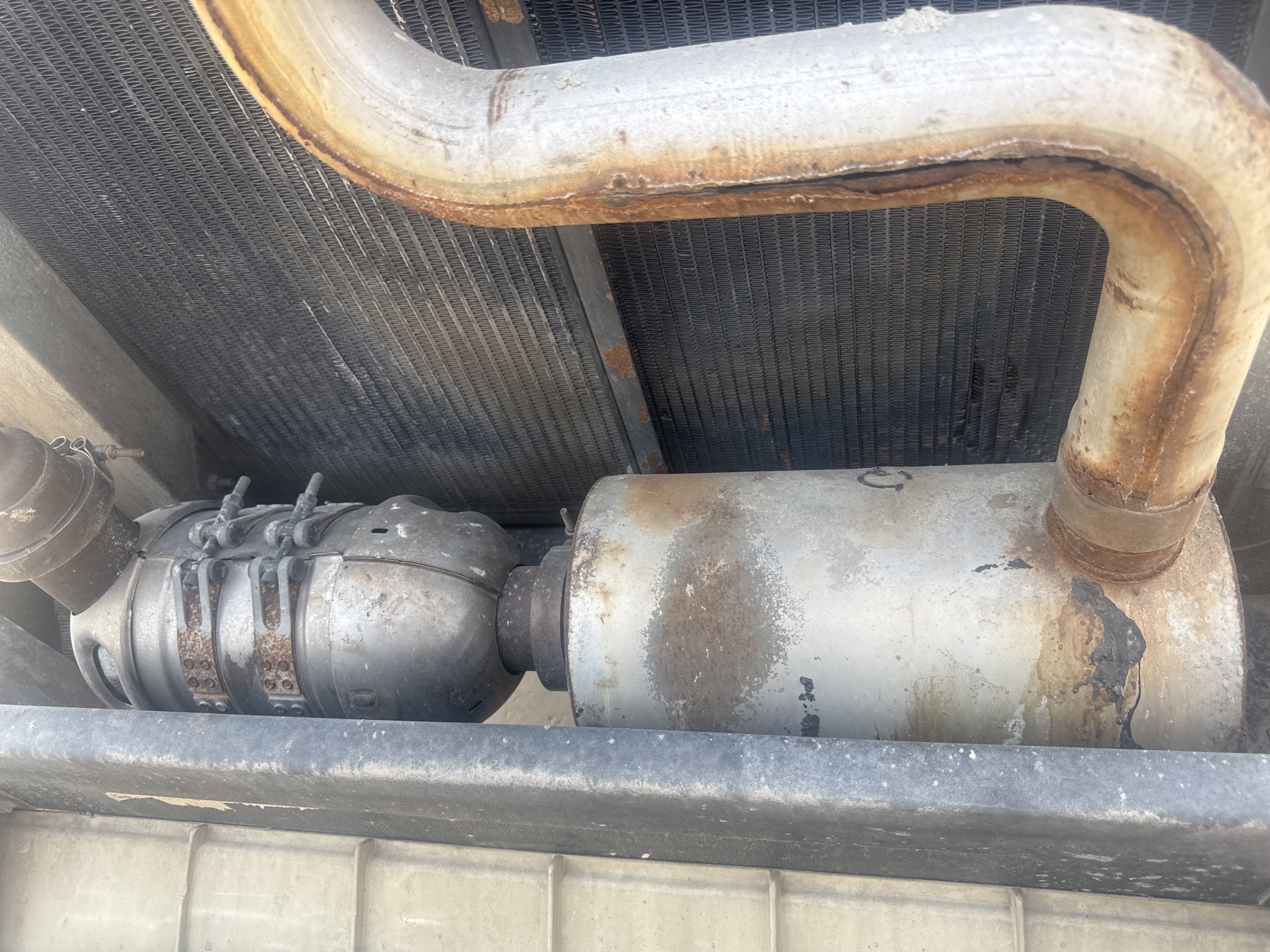 ACA-002-IR-Doosan-C185-T4F-Air-compressors-inspection-Engine-Exhaust-system-1