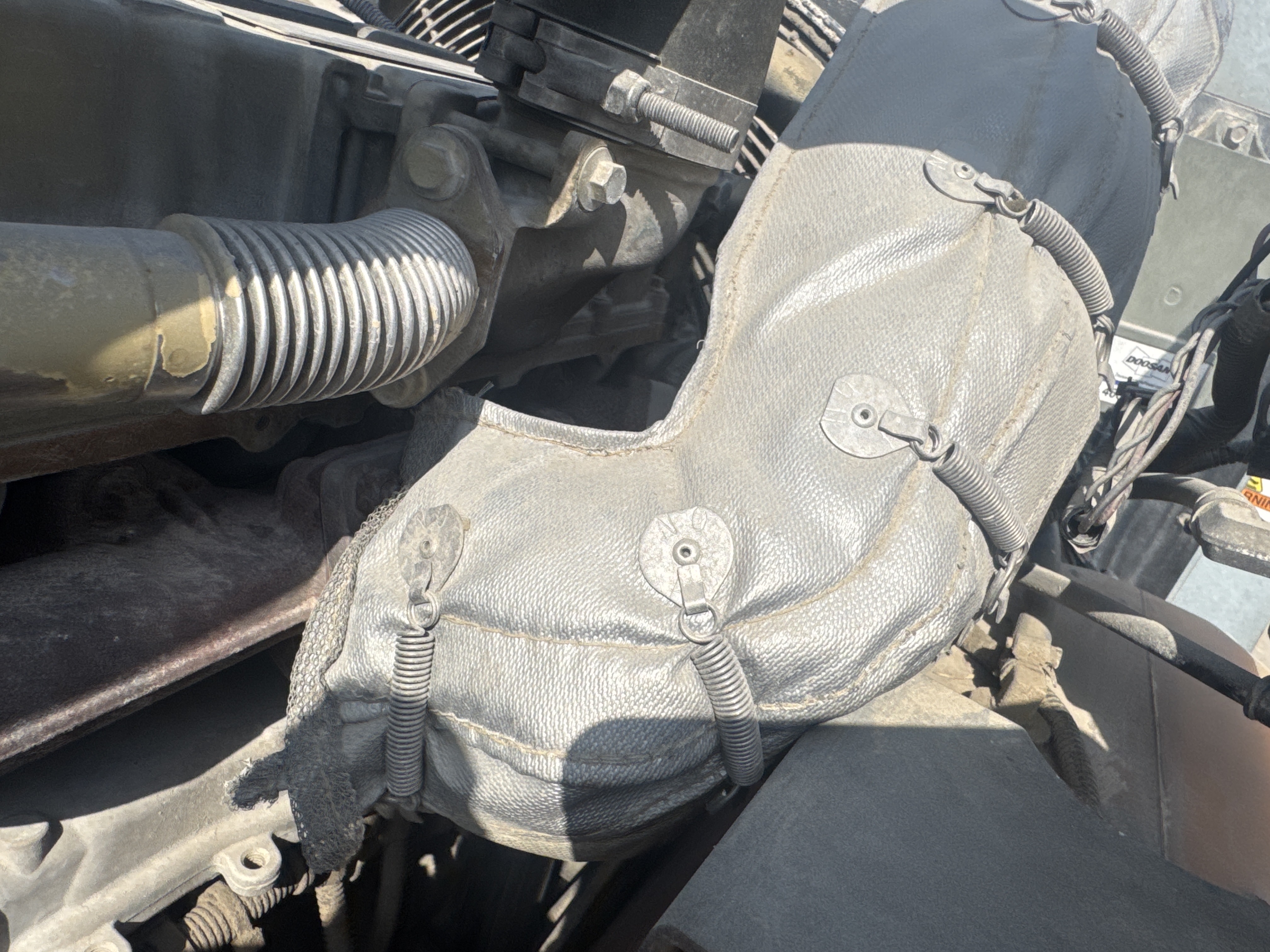 ACA-002-IR-Doosan-C185-T4F-Air-compressors-inspection-Engine-Exhaust-system-1