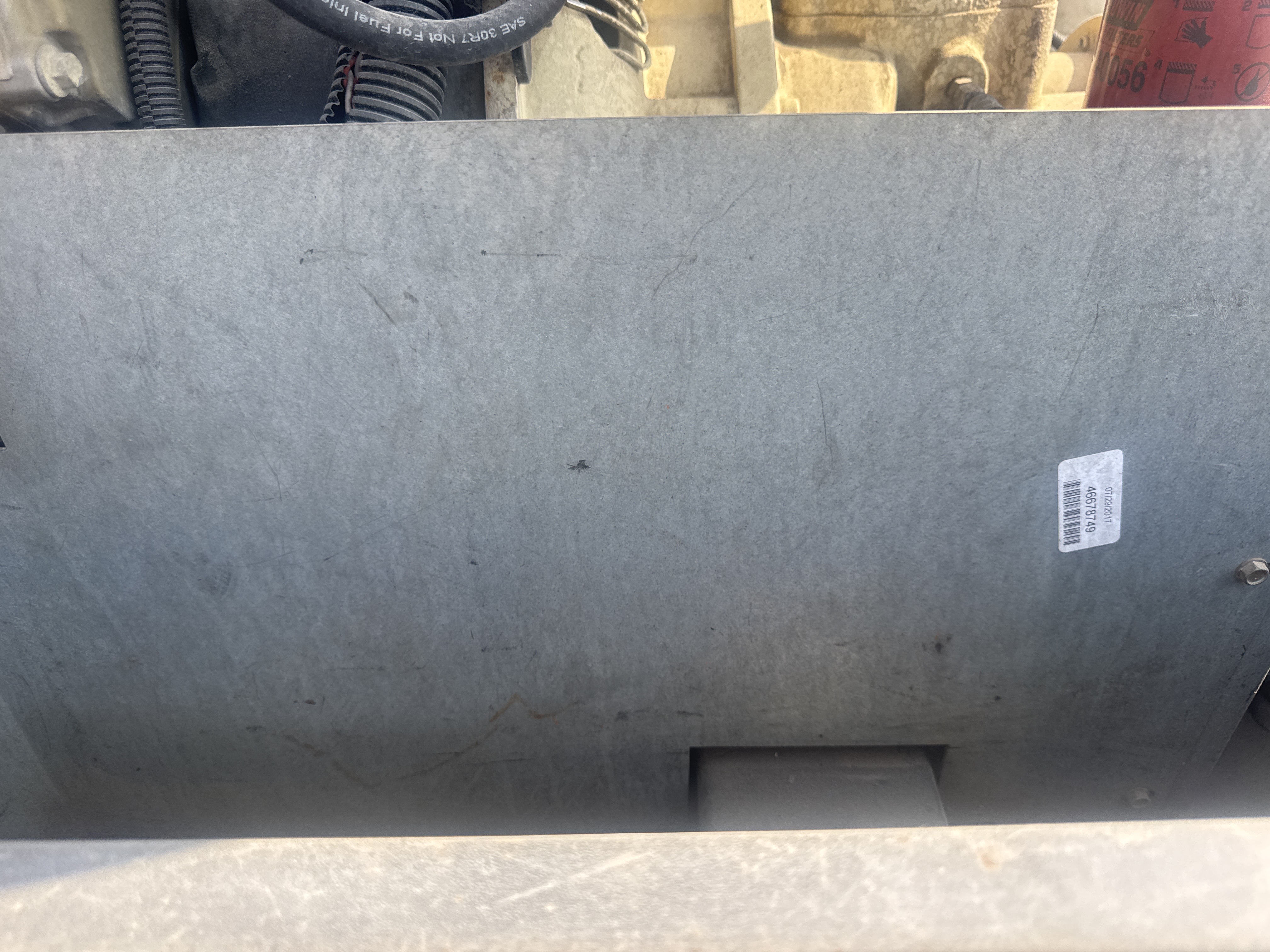 ACA-002-IR-Doosan-C185-T4F-Air-compressors-inspection-Structure-Sheet-metal-(fiberglass)-1