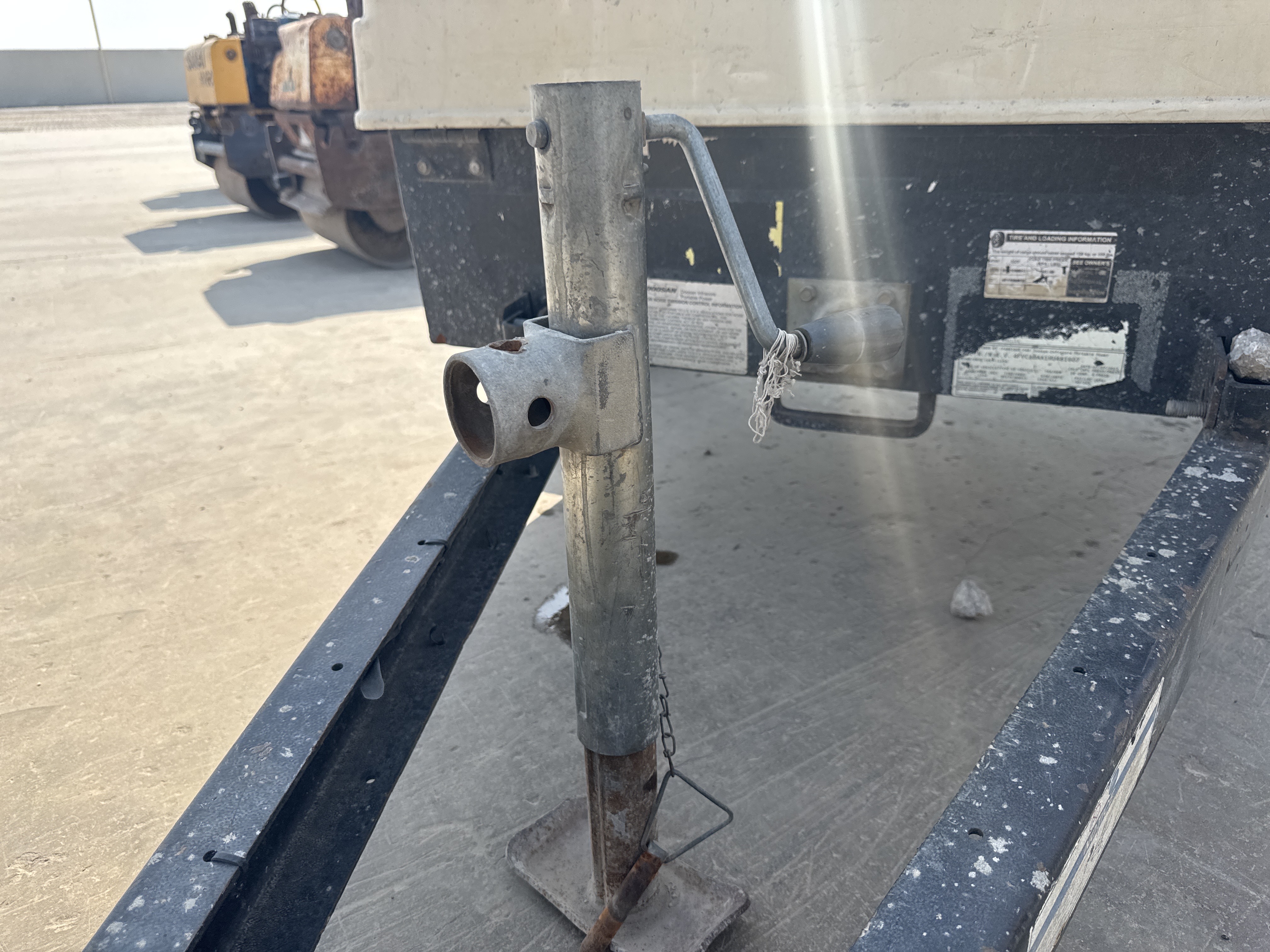 ACA-002-IR-Doosan-C185-T4F-Air-compressors-inspection-Structure-Trailer-jack-1