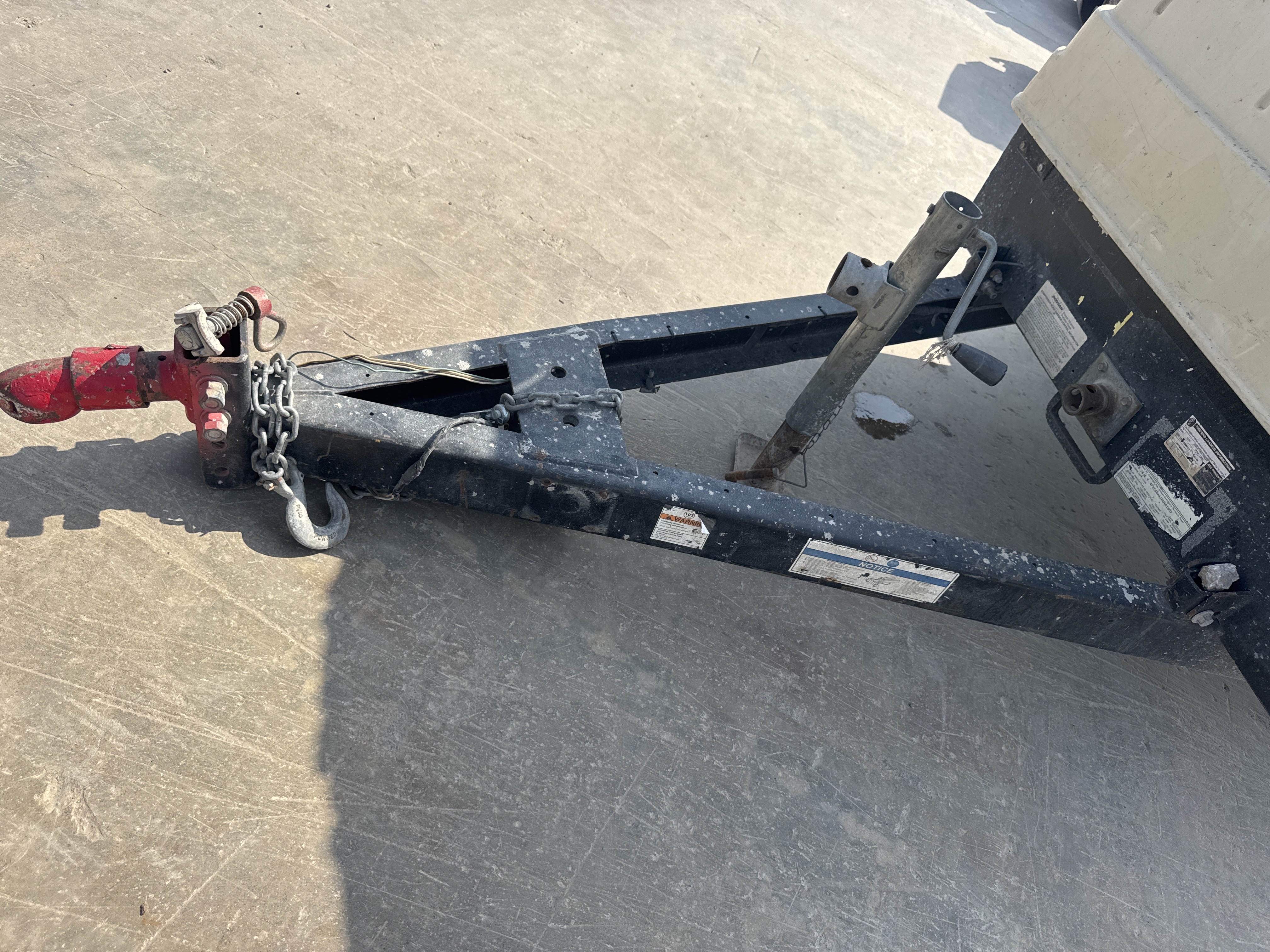 ACA-002-IR-Doosan-C185-T4F-Air-compressors-inspection-Structure-Tow-bar-1