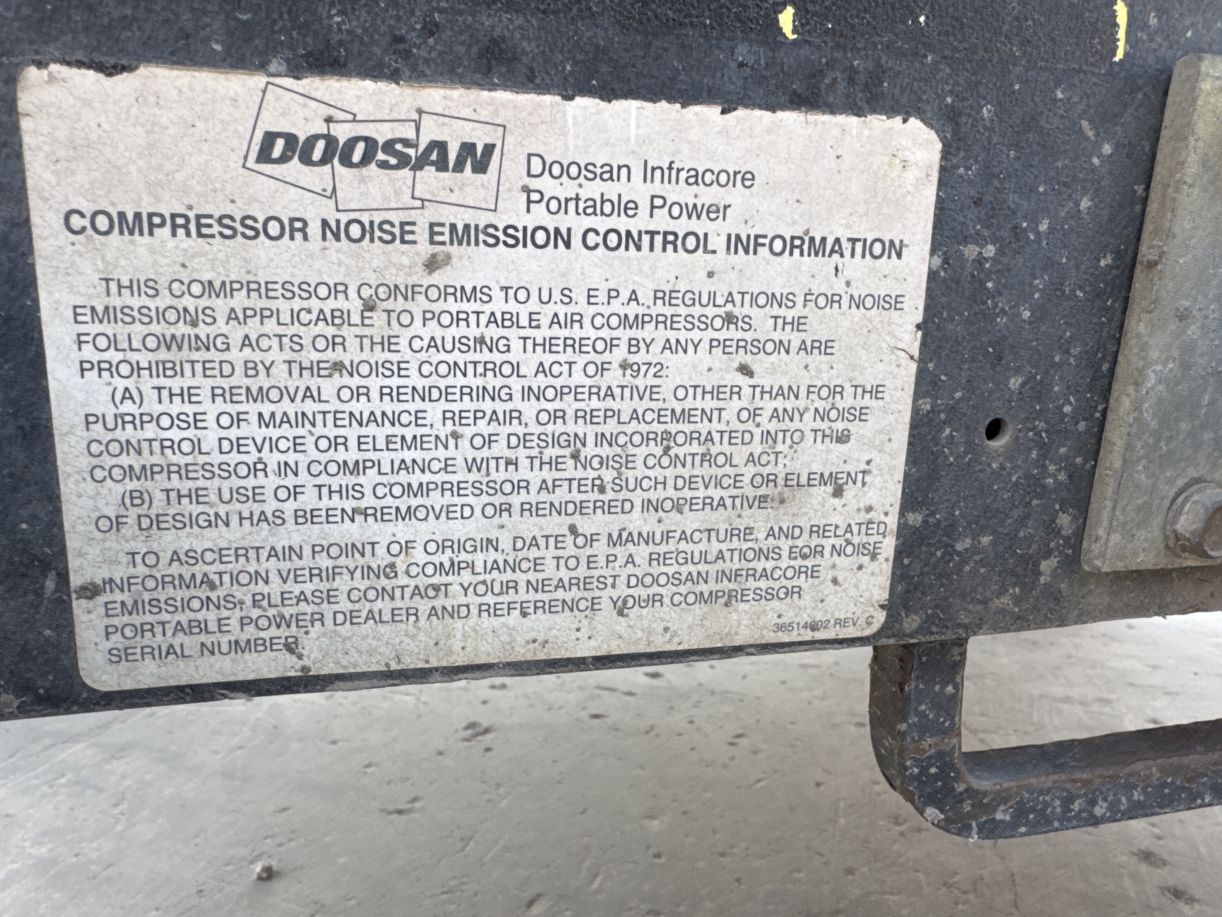 ACA-002-IR-Doosan-C185-T4F-Air-compressors-inspection-General-Emissions-label-1