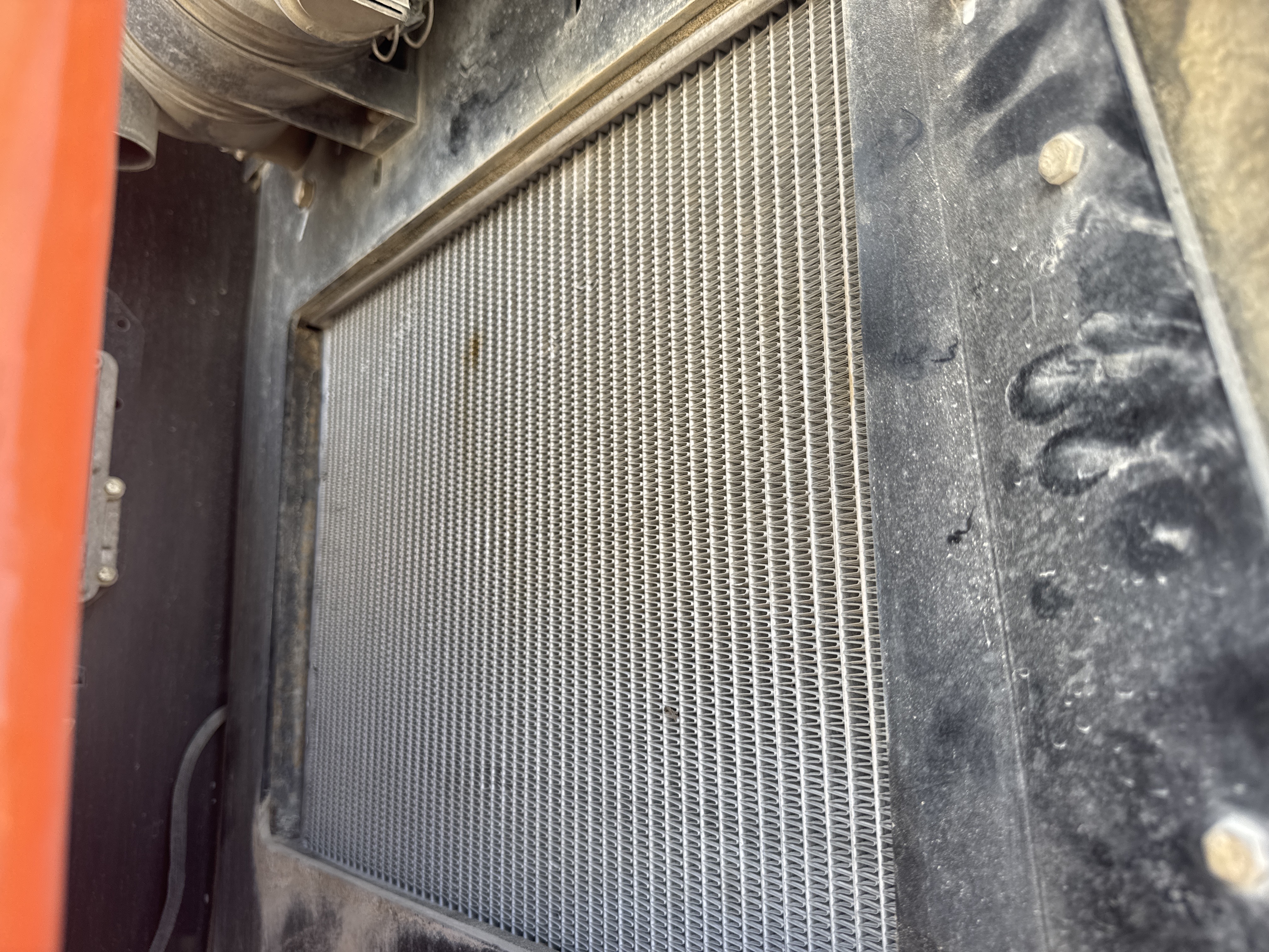 BLA-006-JLG-460SJ-Boom-lifts-inspection-Engine-Radiator,-condenser,-intercooler,-hydraulic-cooler-1