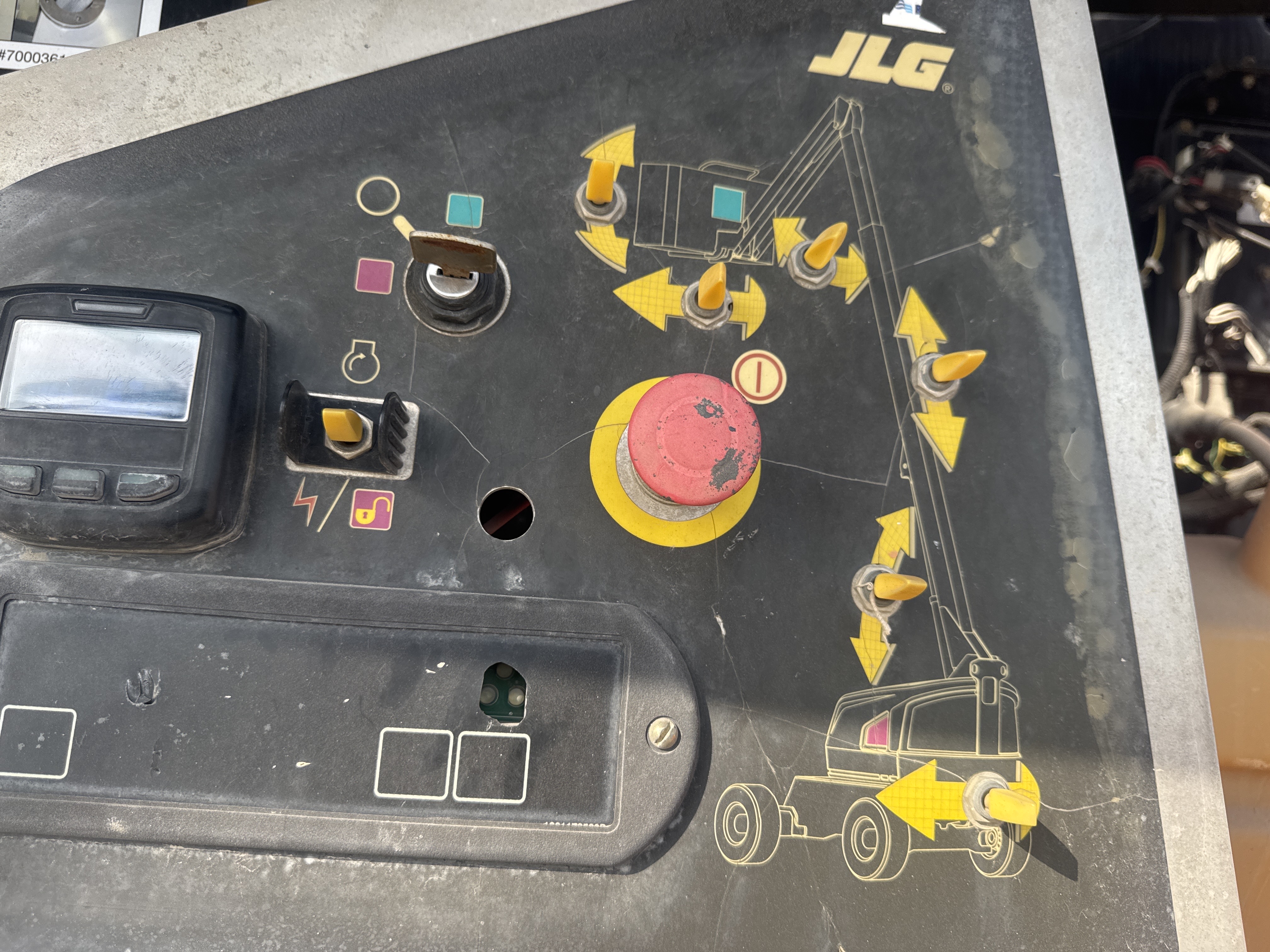BLA-006-JLG-460SJ-Boom-lifts-inspection-Cabin-Ground-control-1