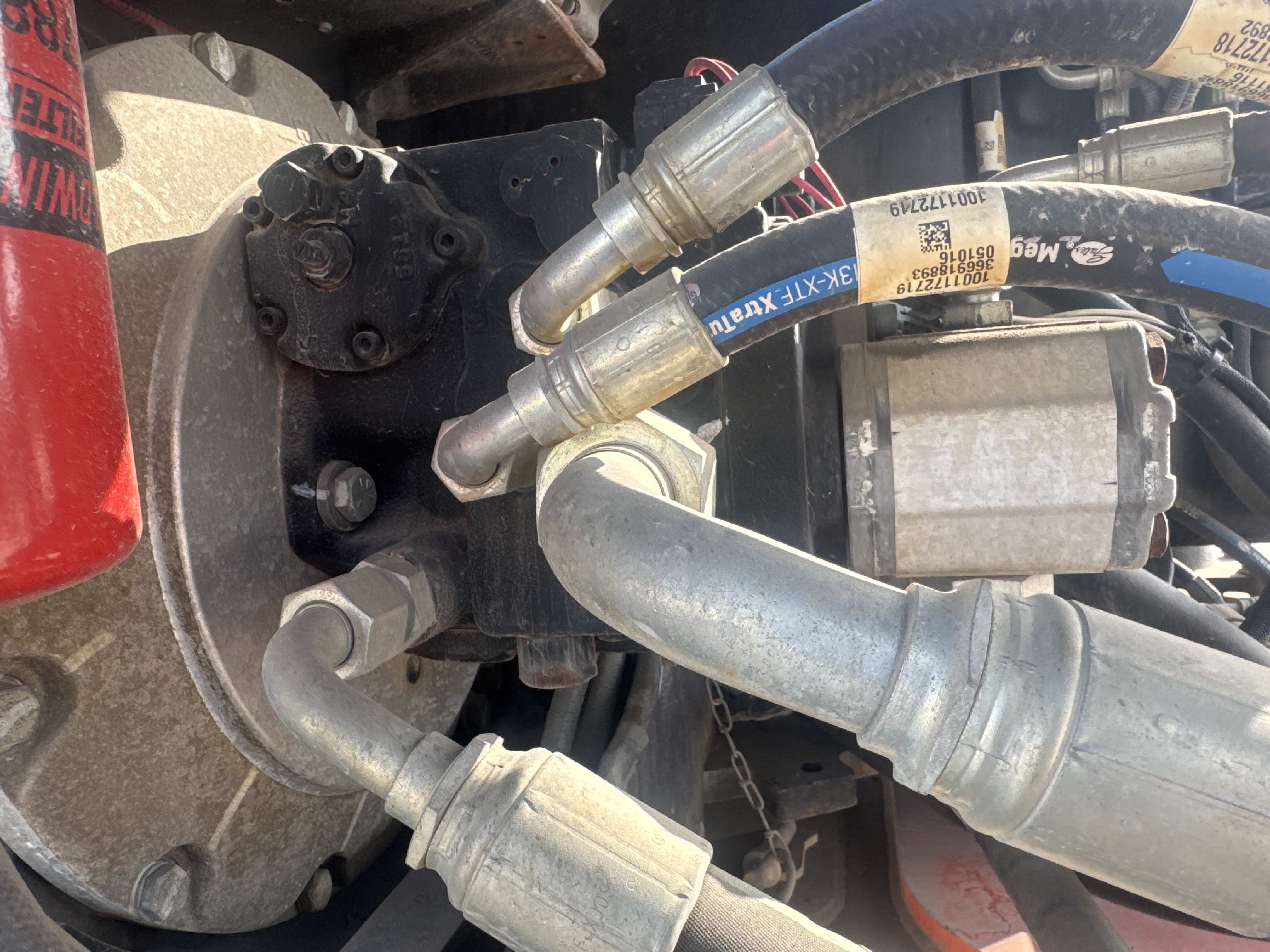 BLA-006-JLG-460SJ-Boom-lifts-inspection-Hydraulics-Hydraulic-pump-1