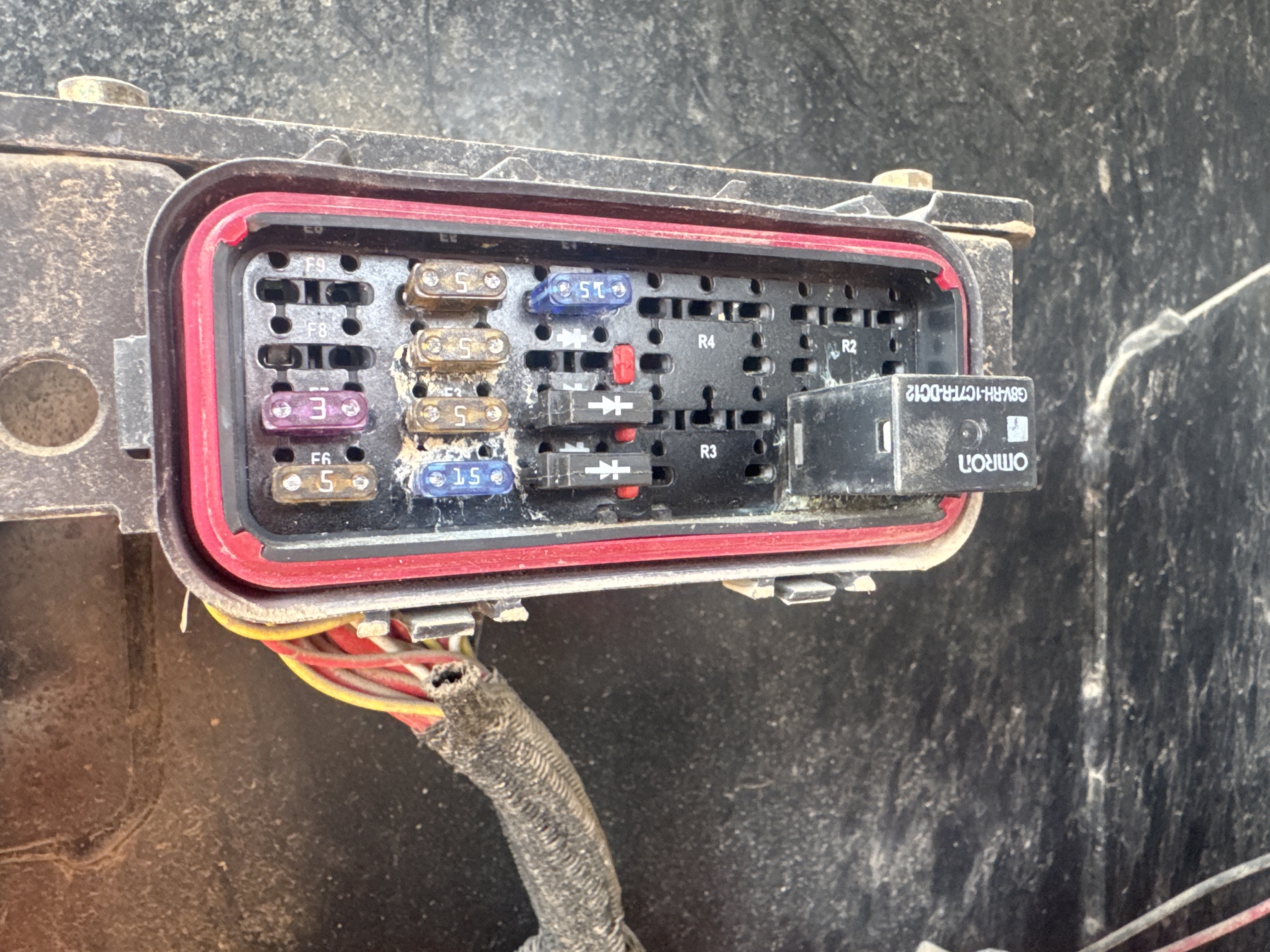 BLA-006-JLG-460SJ-Boom-lifts-inspection-Electronic-Fuse-box-1