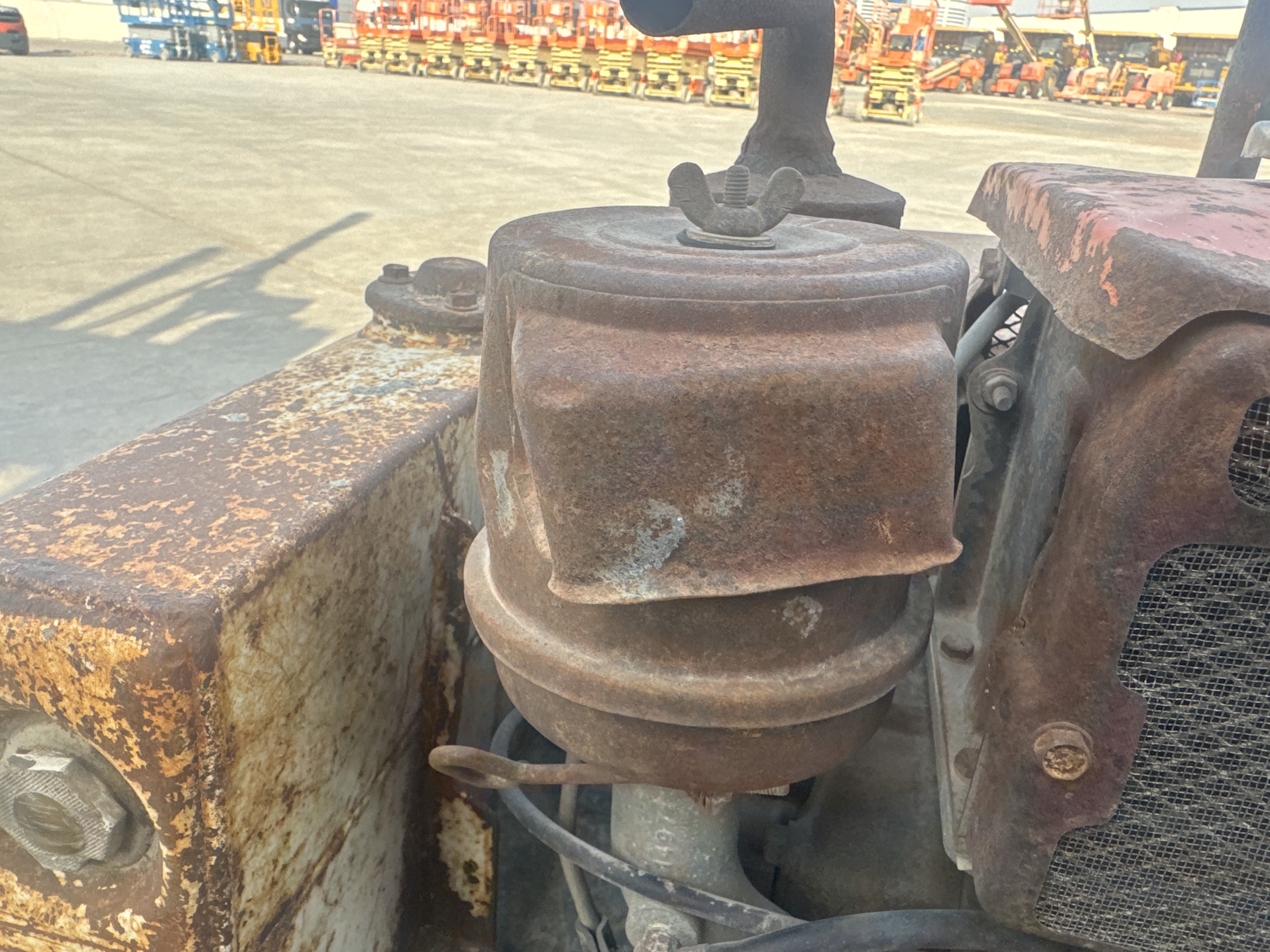 WBC-004-Sakai-HV61ST-Walk-behind-rollers-inspection-Engine-Air-intake-system-1