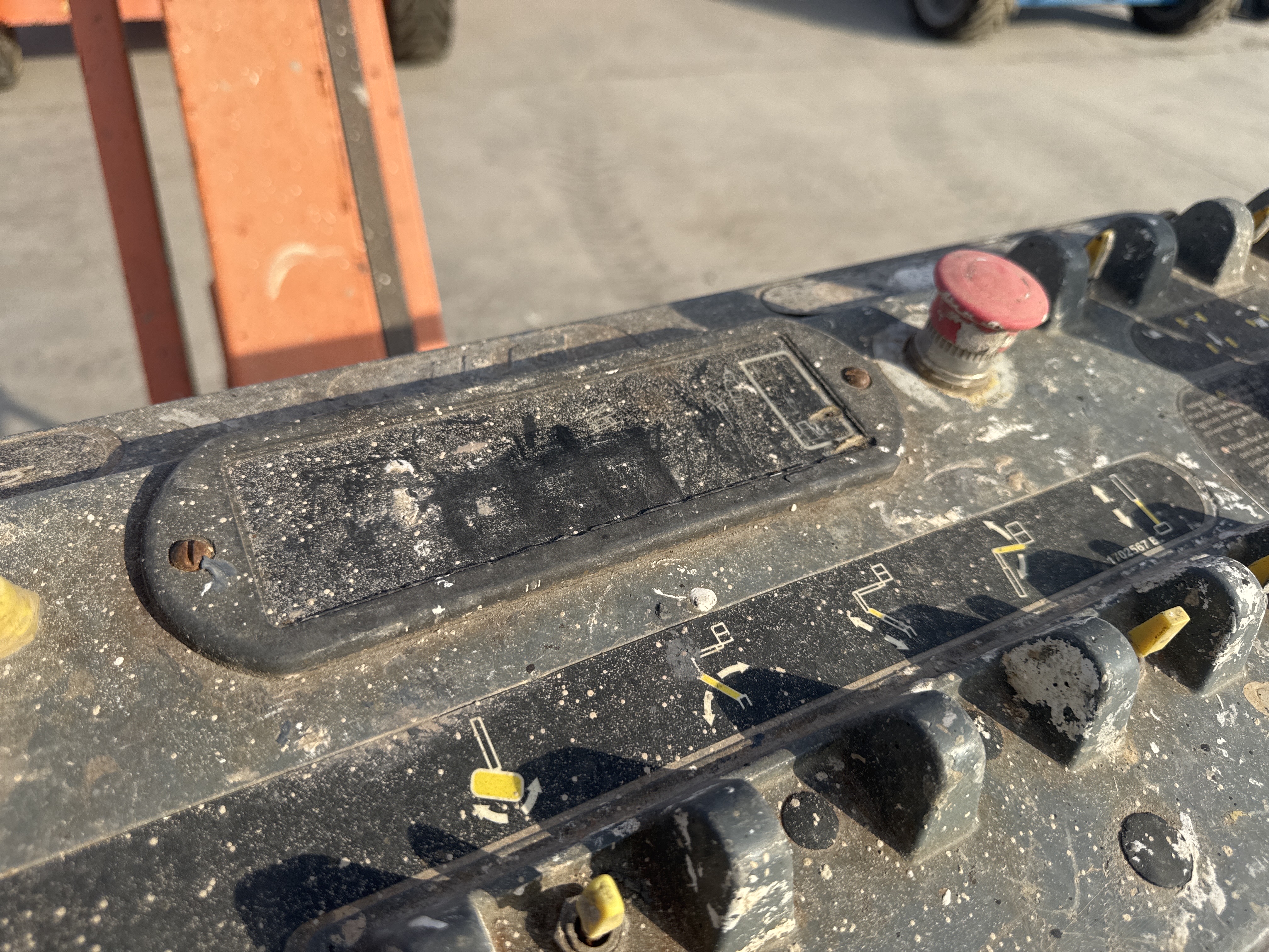 BLA-006-JLG-460SJ-Boom-lifts-inspection-Cabin-Instrument-cluster-1