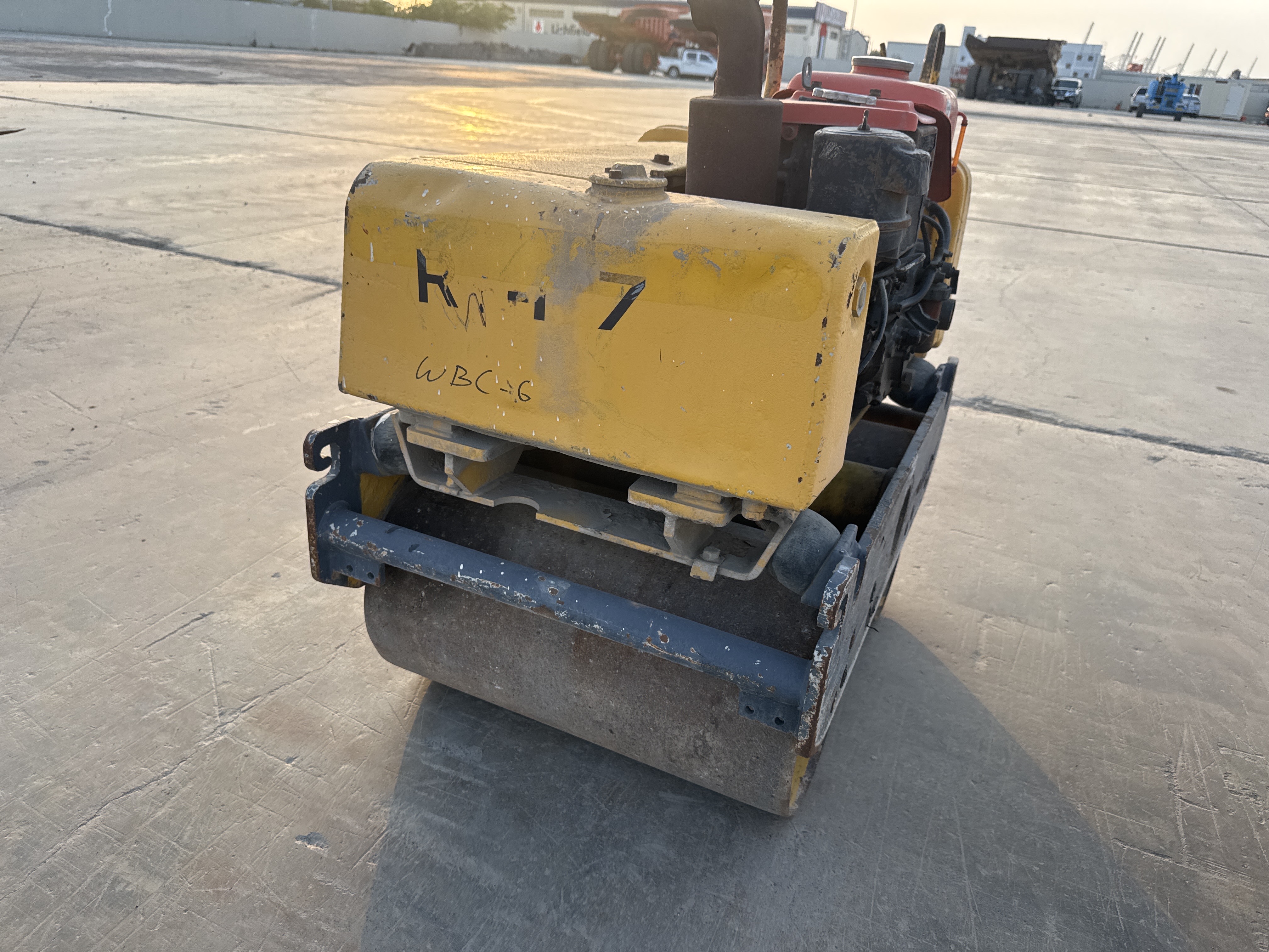 WBC-006-Sakai-HV60-Walk-behind-rollers-inspection-Structure-Paint-1