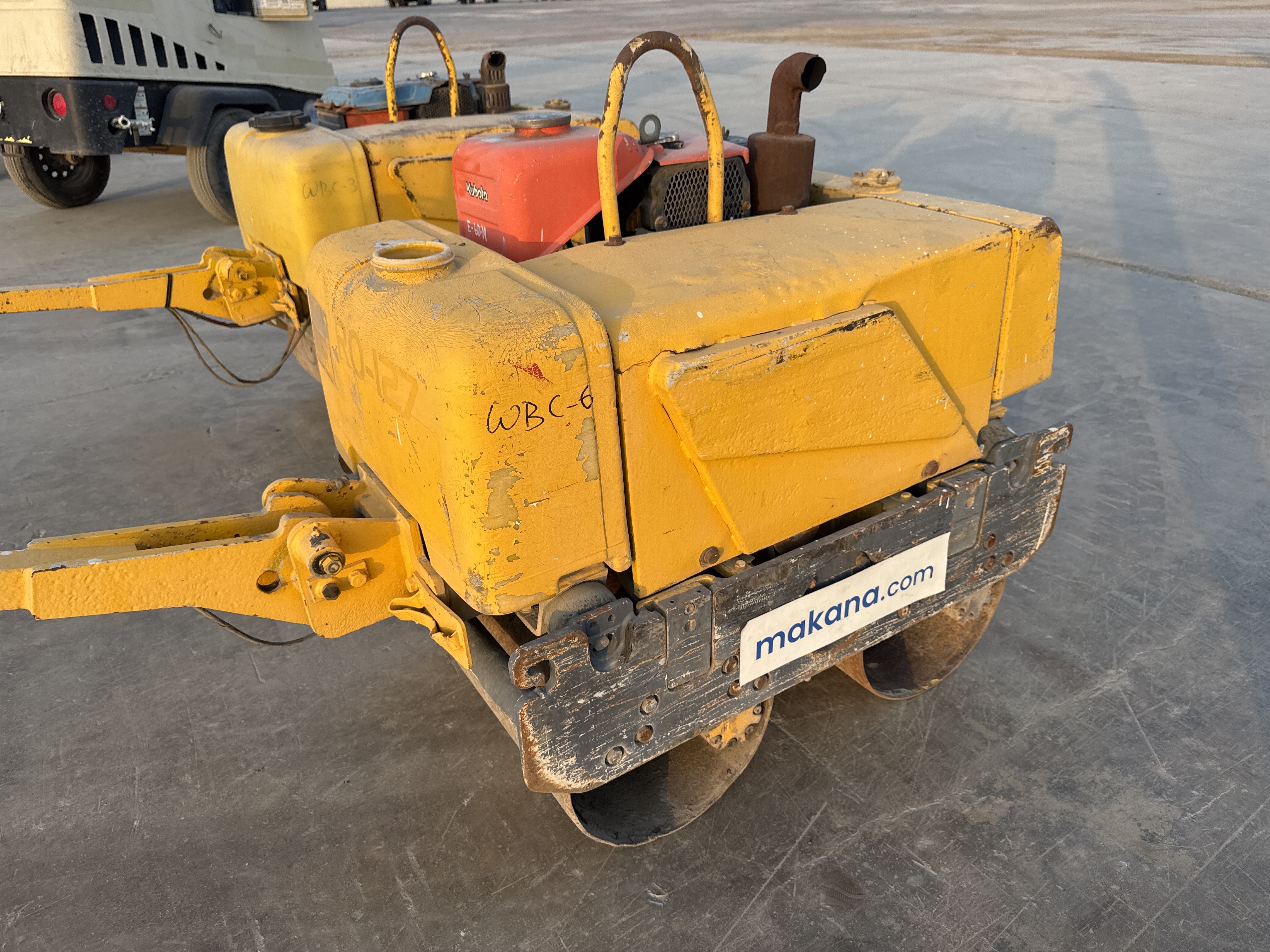 WBC-006-Sakai-HV60-Walk-behind-rollers-inspection-Structure-Paint-1