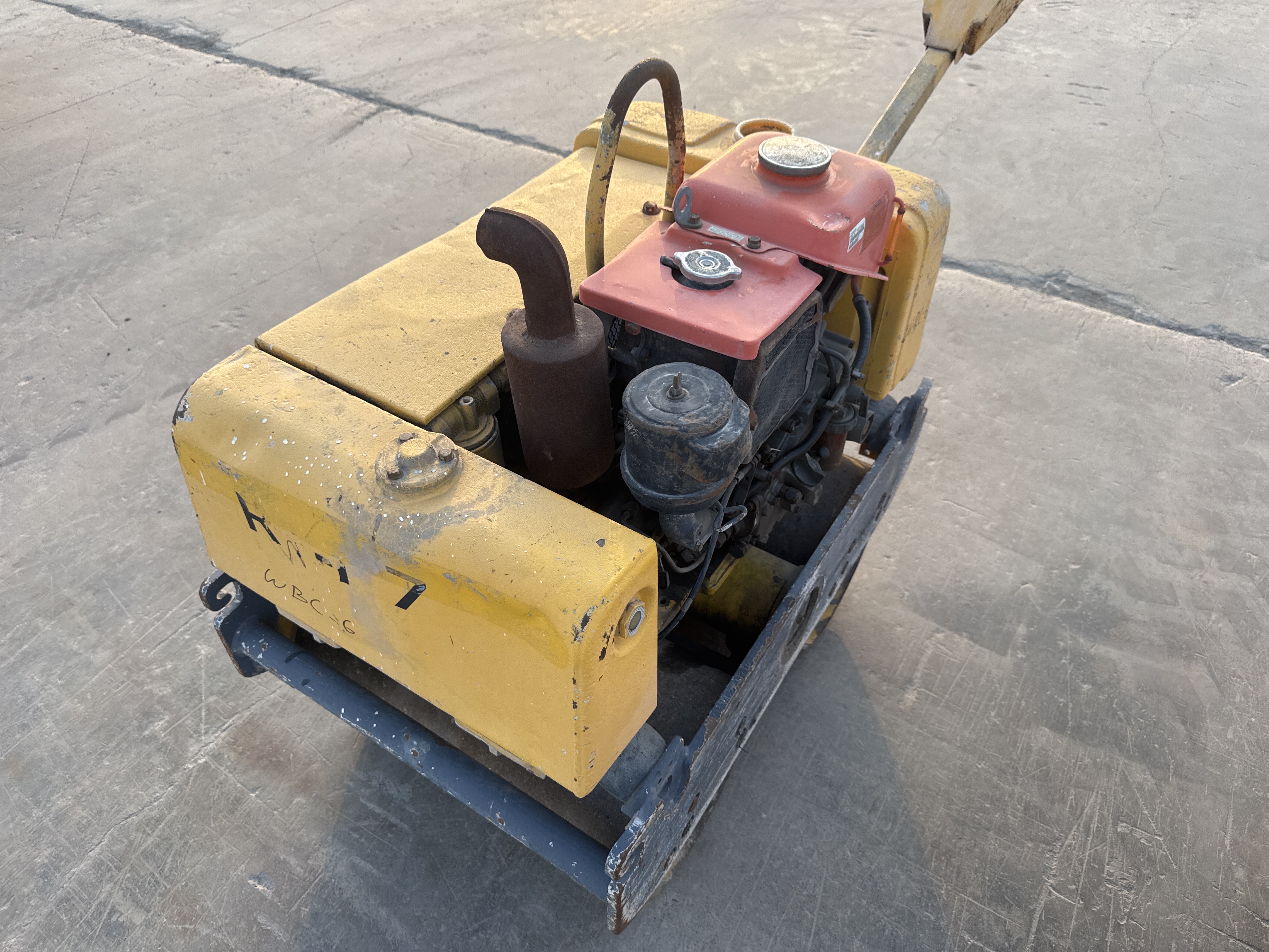 WBC-006-Sakai-HV60-Walk-behind-rollers-inspection-Structure-Paint-4