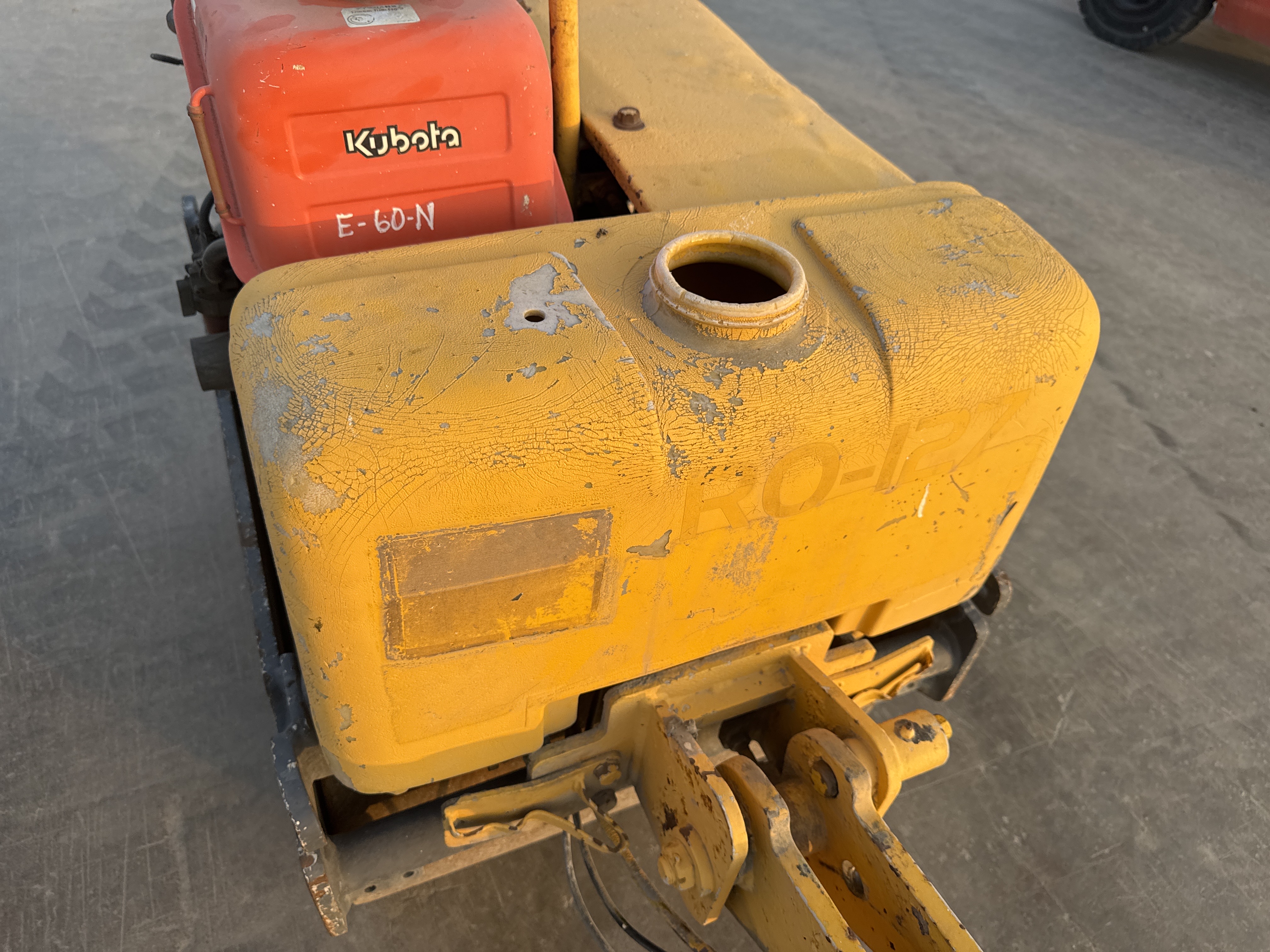 WBC-006-Sakai-HV60-Walk-behind-rollers-inspection-Structure-Water-tank-1
