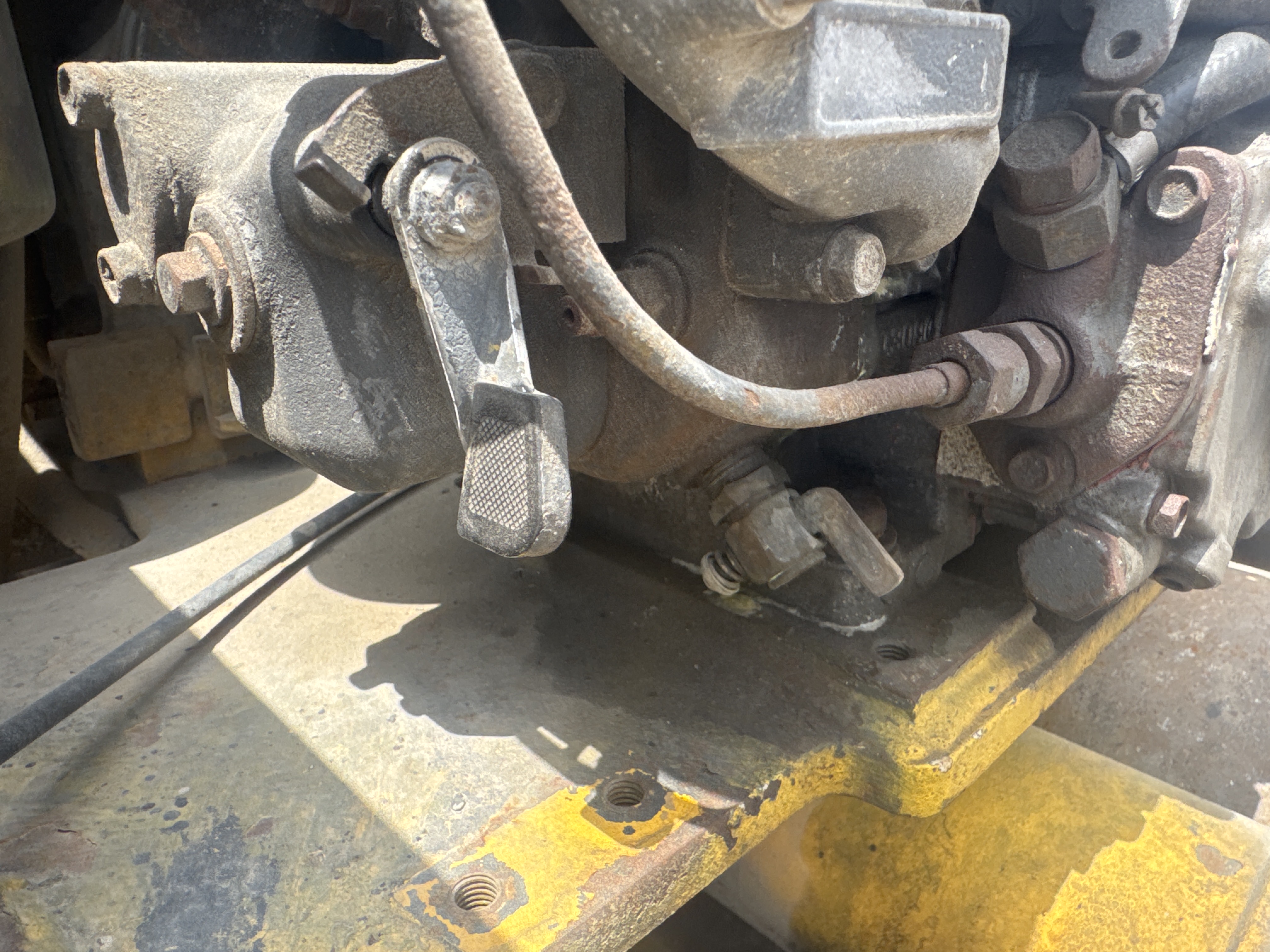 WBC-006-Sakai-HV60-Walk-behind-rollers-inspection-Engine-Fuel-leaks-1