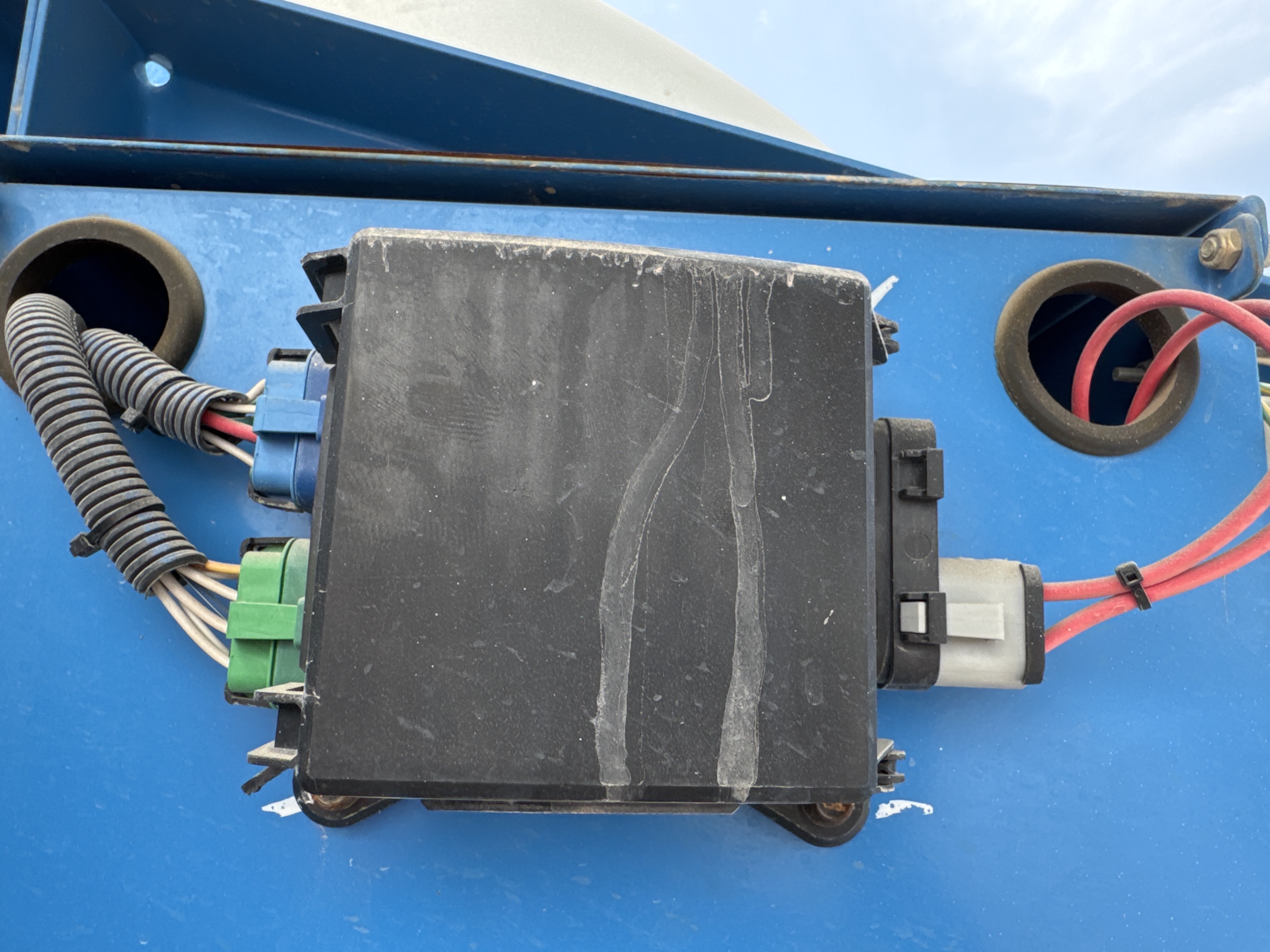BLA-014-Genie-S-40-Boom-lifts-inspection-Electronic-Fuse-box-1