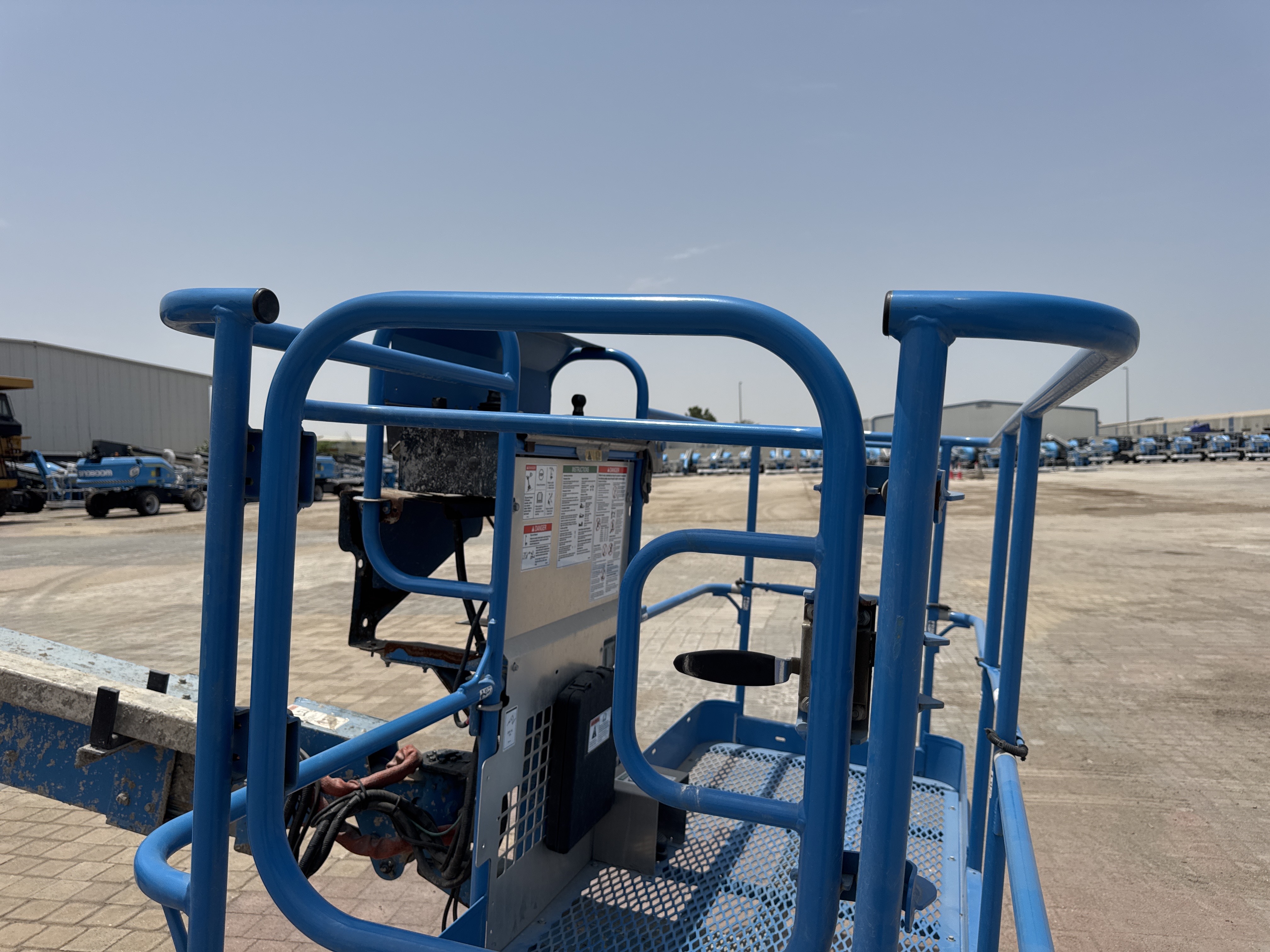 BLA-014-Genie-S-40-Boom-lifts-inspection-Structure-Handrails-1