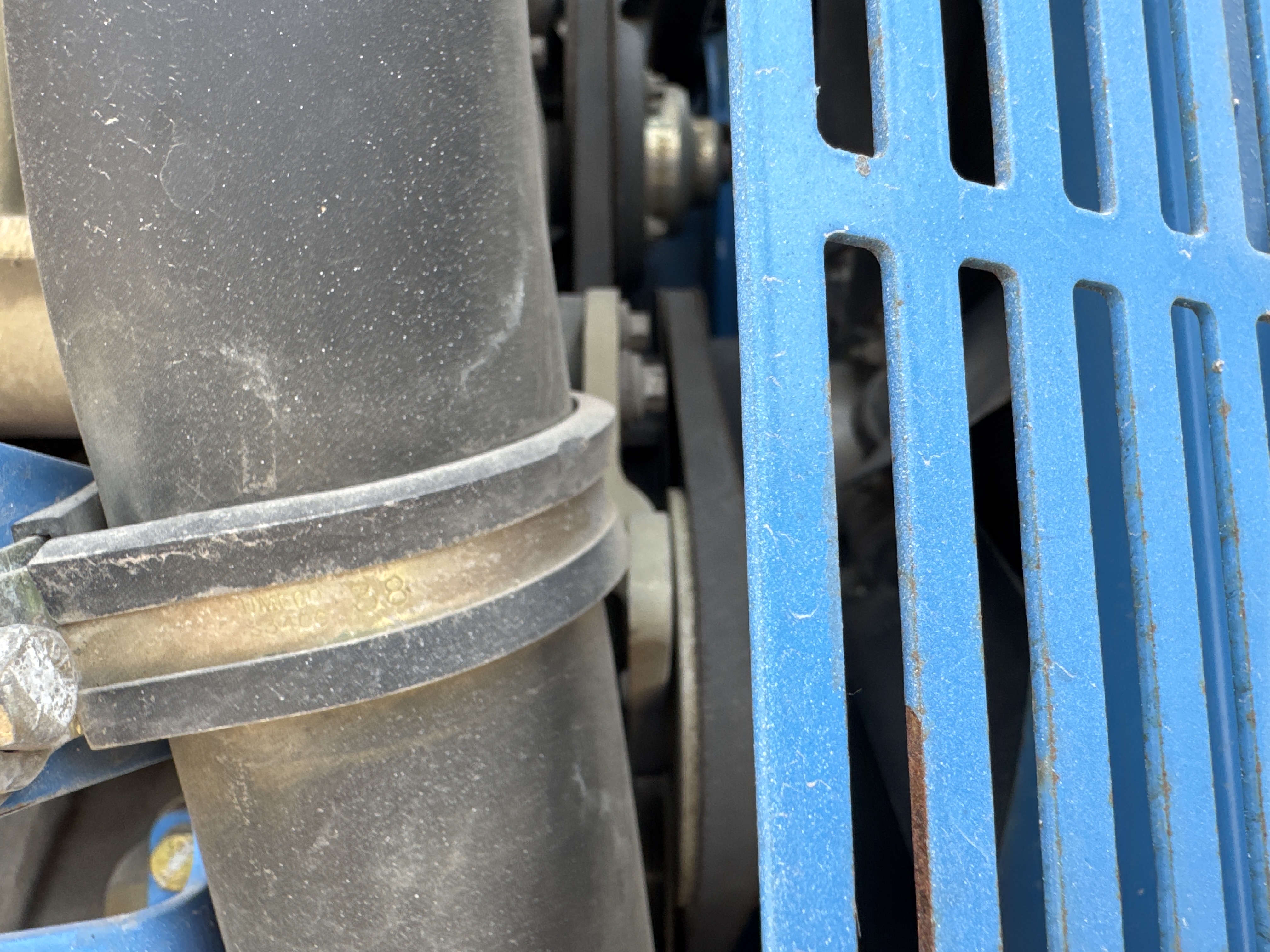 BLA-014-Genie-S-40-Boom-lifts-inspection-Engine-Belts-1