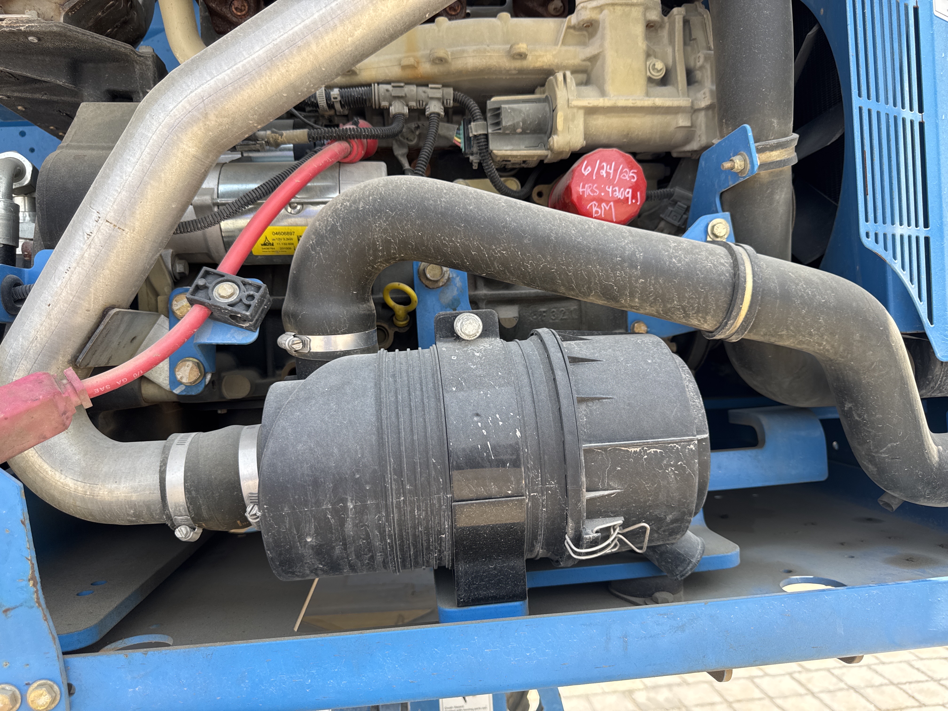 BLA-014-Genie-S-40-Boom-lifts-inspection-Engine-Air-intake-system-1