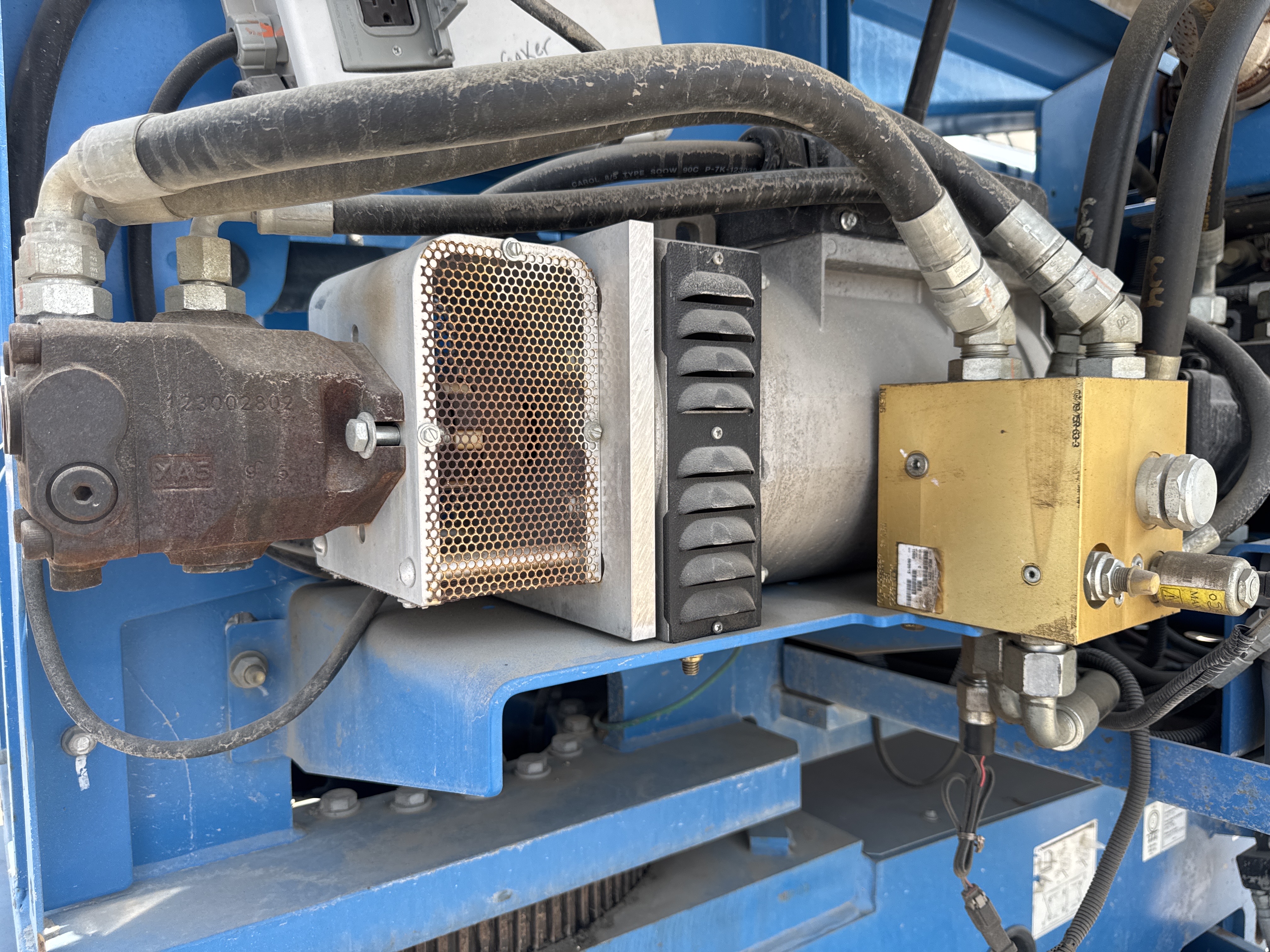 BLA-014-Genie-S-40-Boom-lifts-inspection-Hydraulics-Hydraulic-pump-1