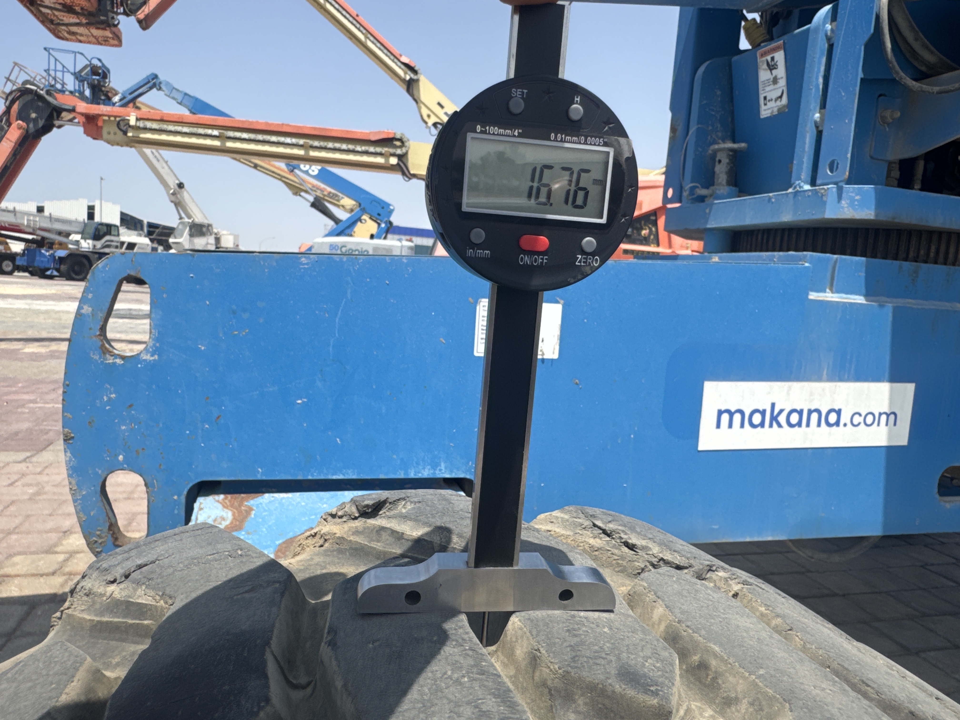 BLA-014-Genie-S-40-Boom-lifts-inspection-Chassis-Left-front-tire---tread-depth-1
