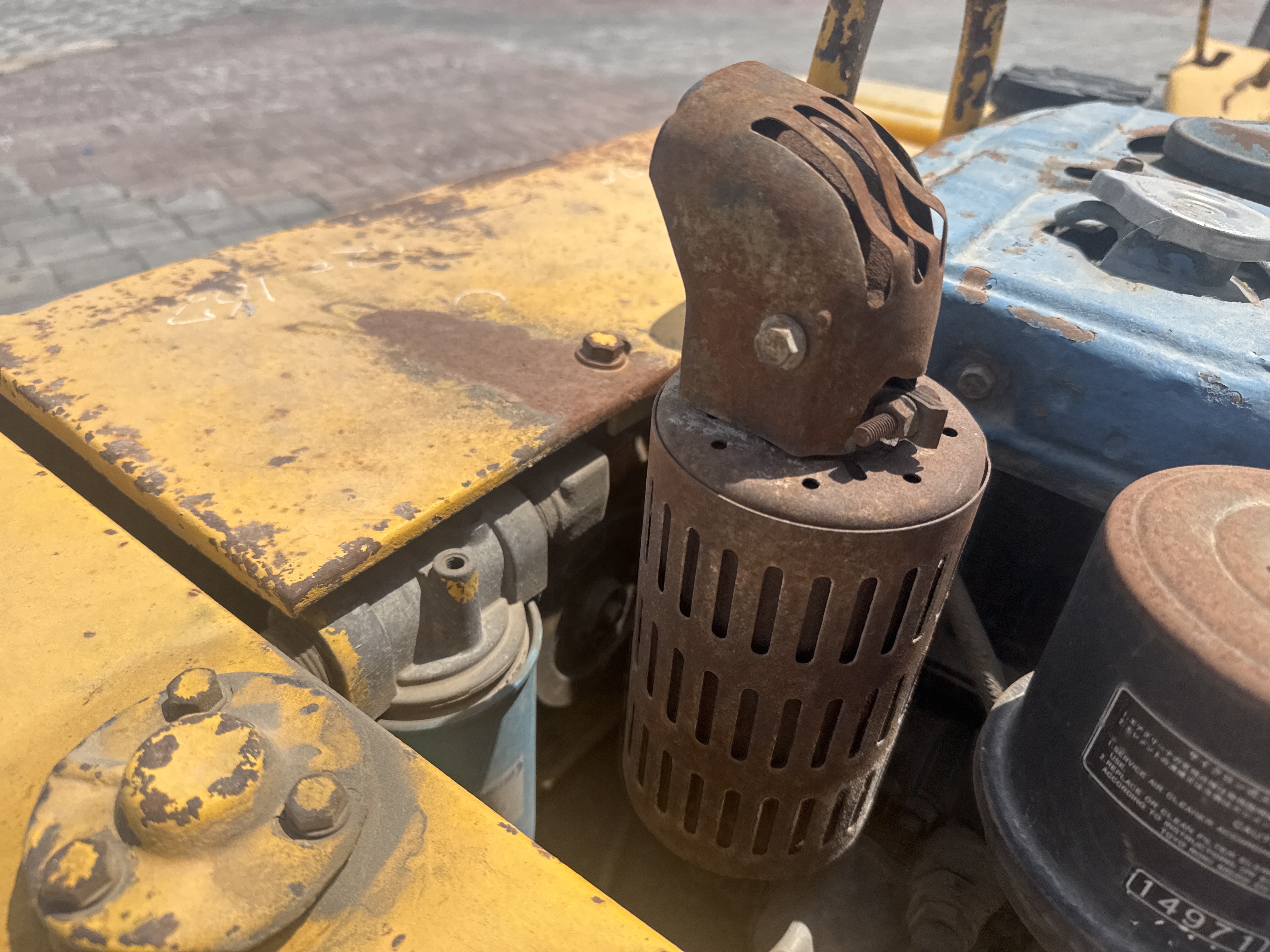 WBC-003-Sakai-HV60-Walk-behind-rollers-inspection-Engine-Exhaust-system-1