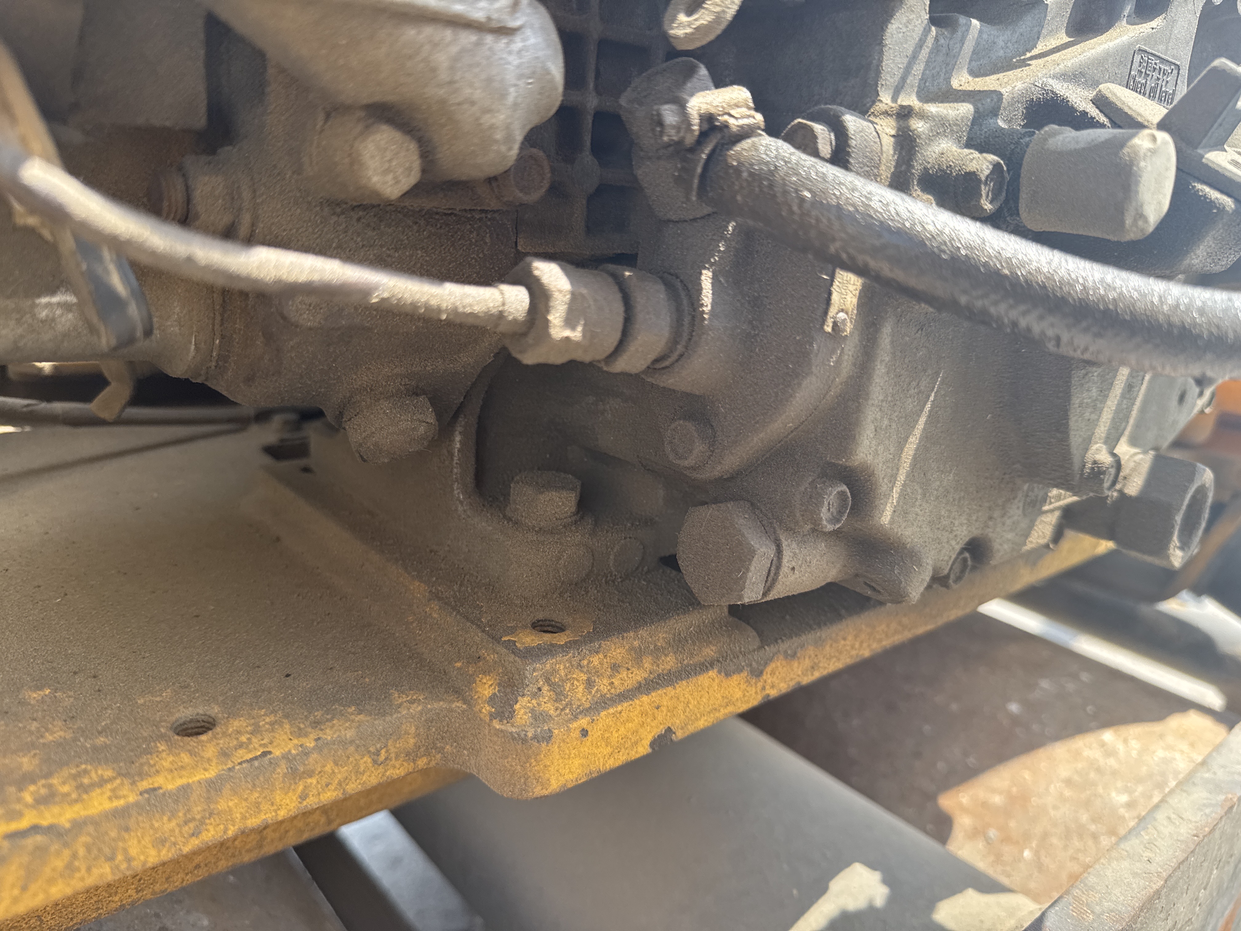 WBC-003-Sakai-HV60-Walk-behind-rollers-inspection-Engine-Fuel-leaks-1
