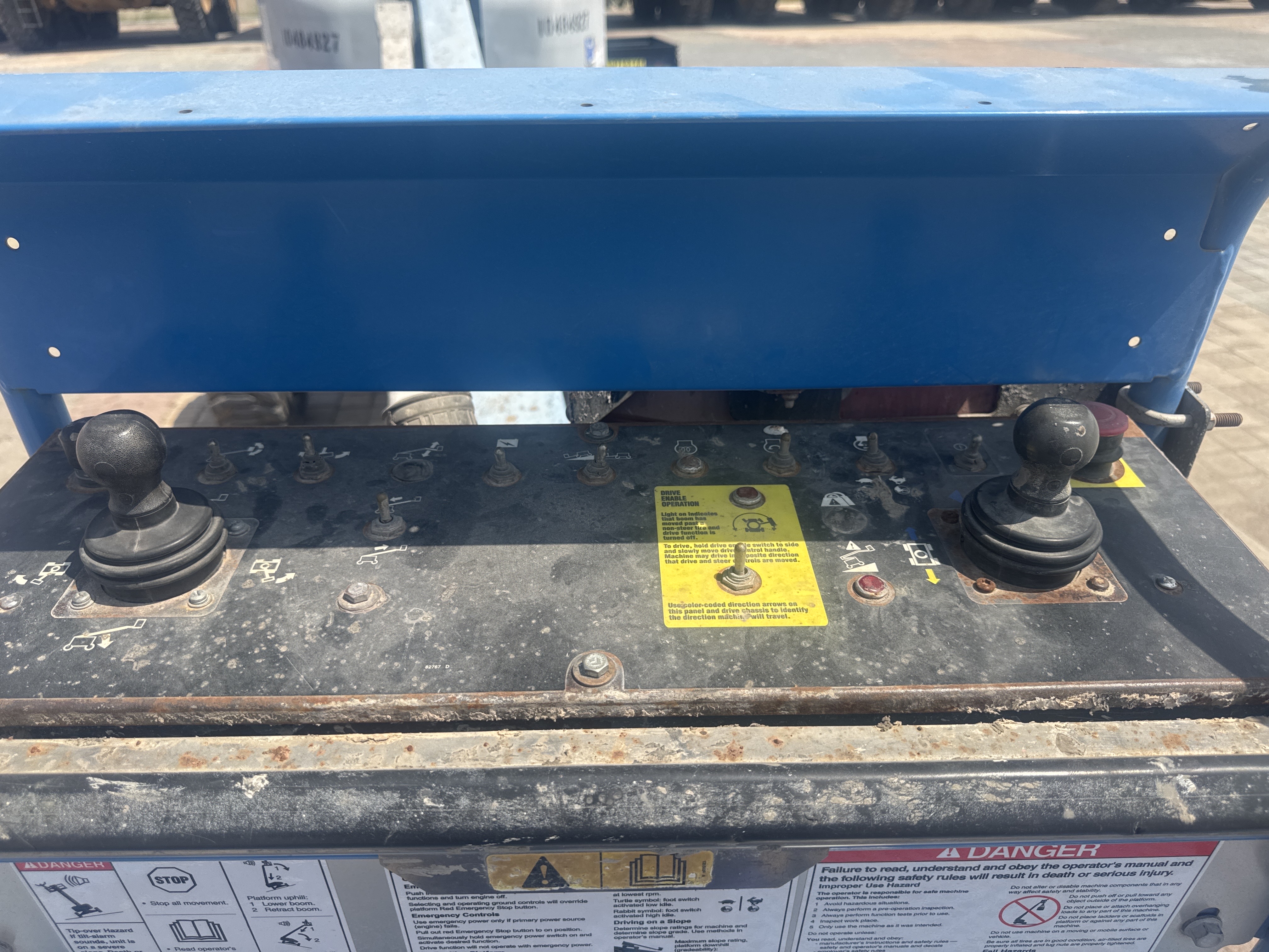 BLA-014-Genie-S-40-Boom-lifts-inspection-Cabin-Platform-control-1