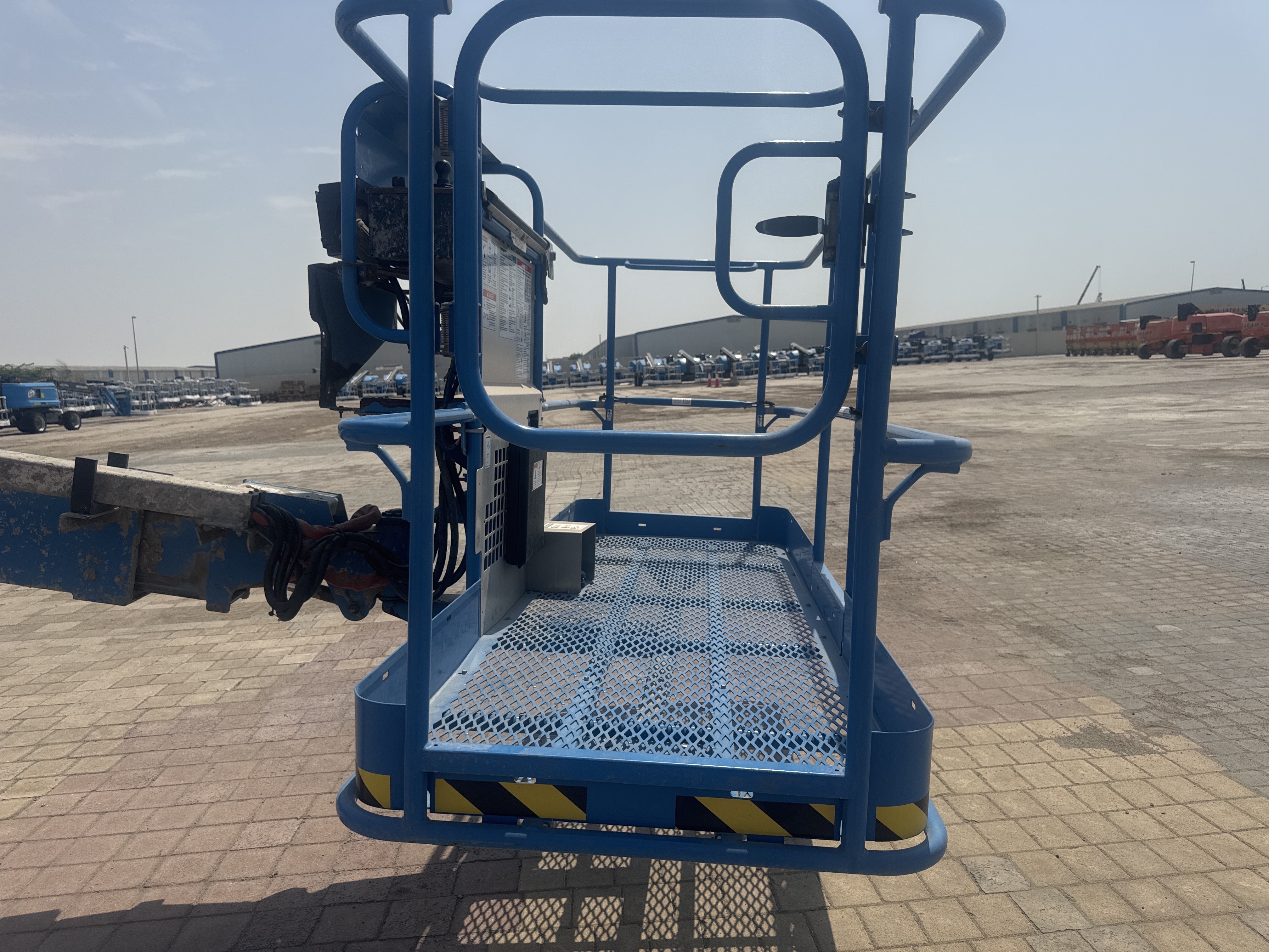 BLA-014-Genie-S-40-Boom-lifts-inspection-Structure-Steps/ladders-1