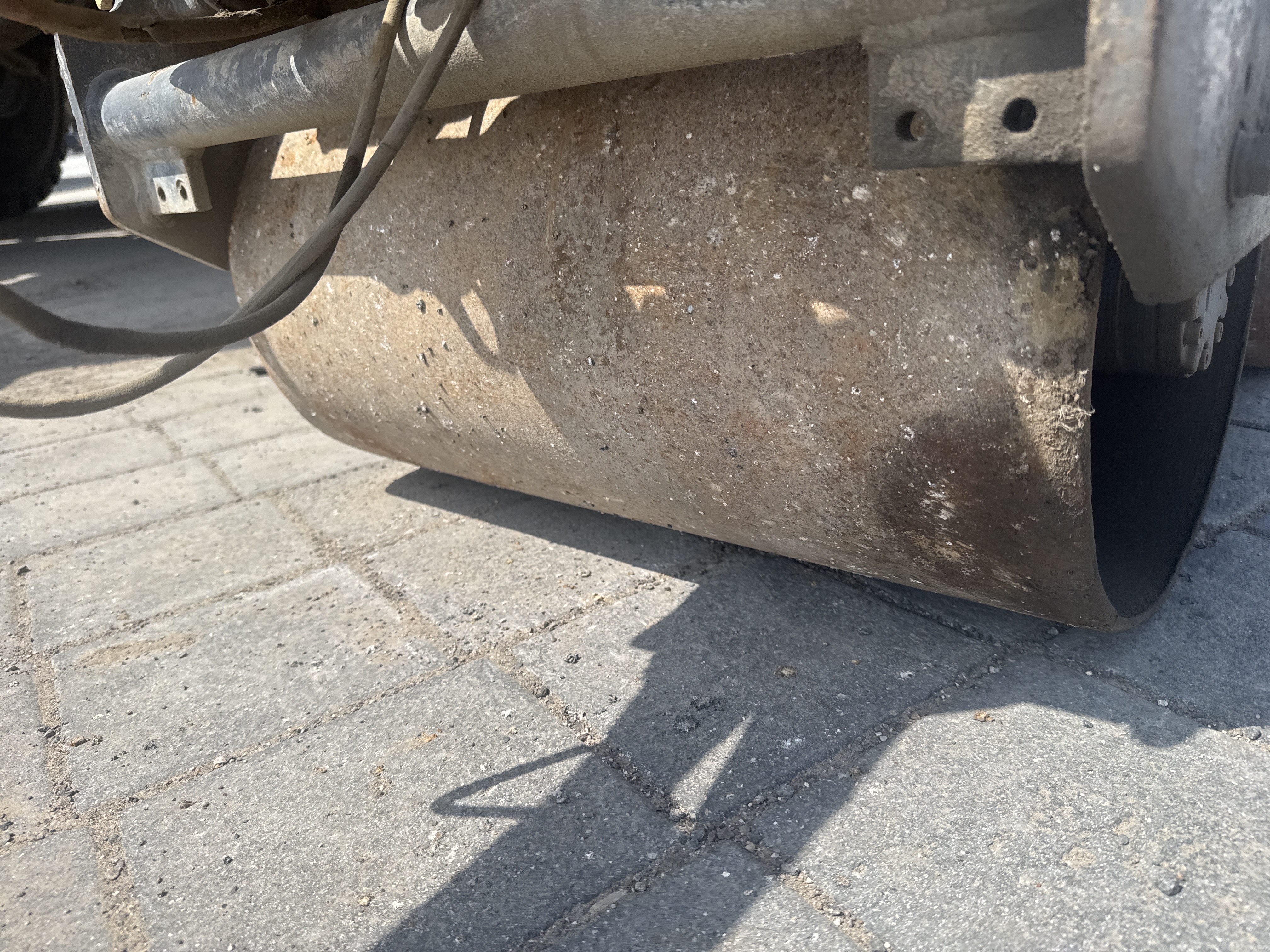 WBC-003-Sakai-HV60-Walk-behind-rollers-inspection-Structure-Rear-drum-1