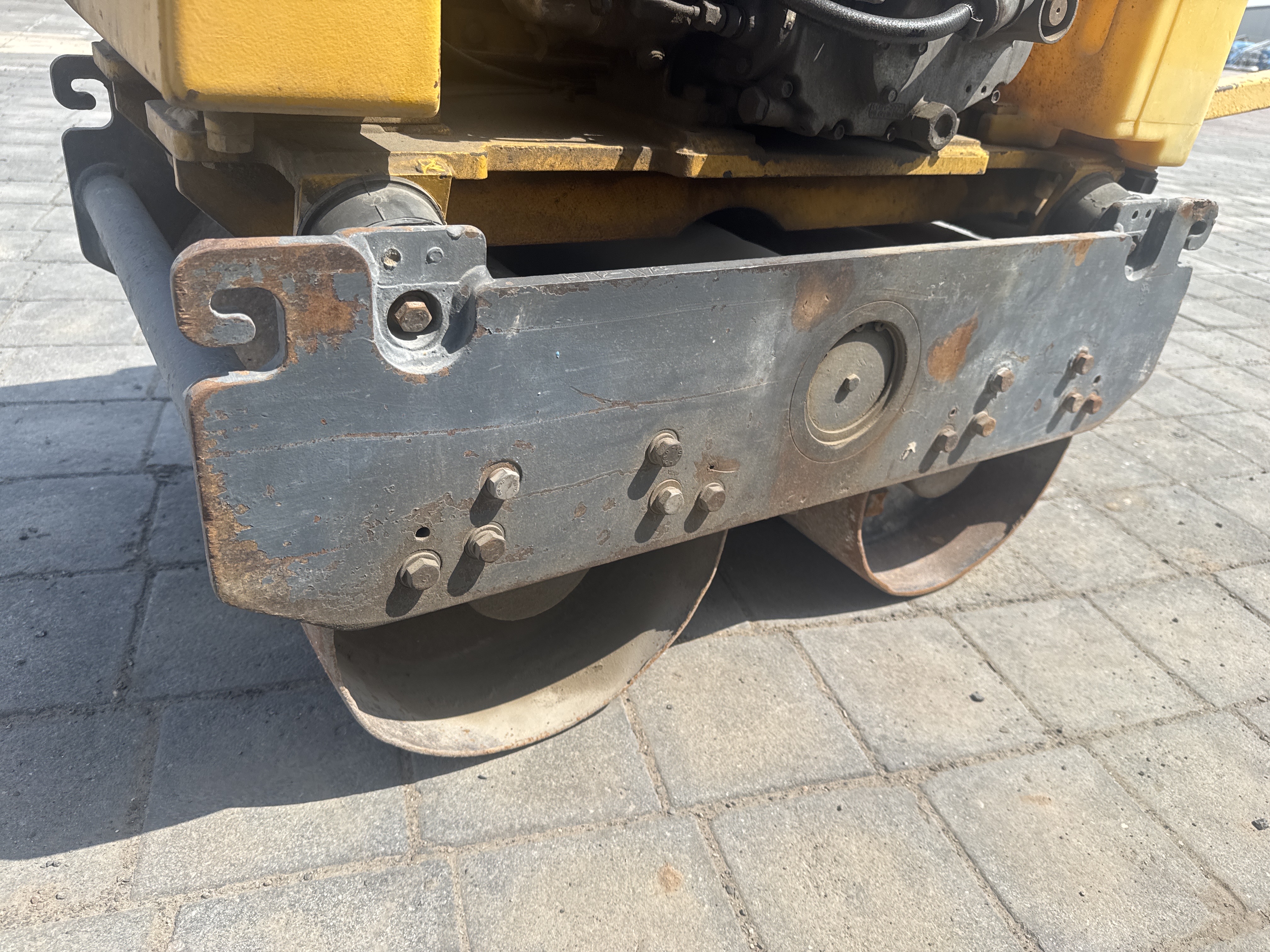 WBC-003-Sakai-HV60-Walk-behind-rollers-inspection-Structure-Left-hand-side-plate-1