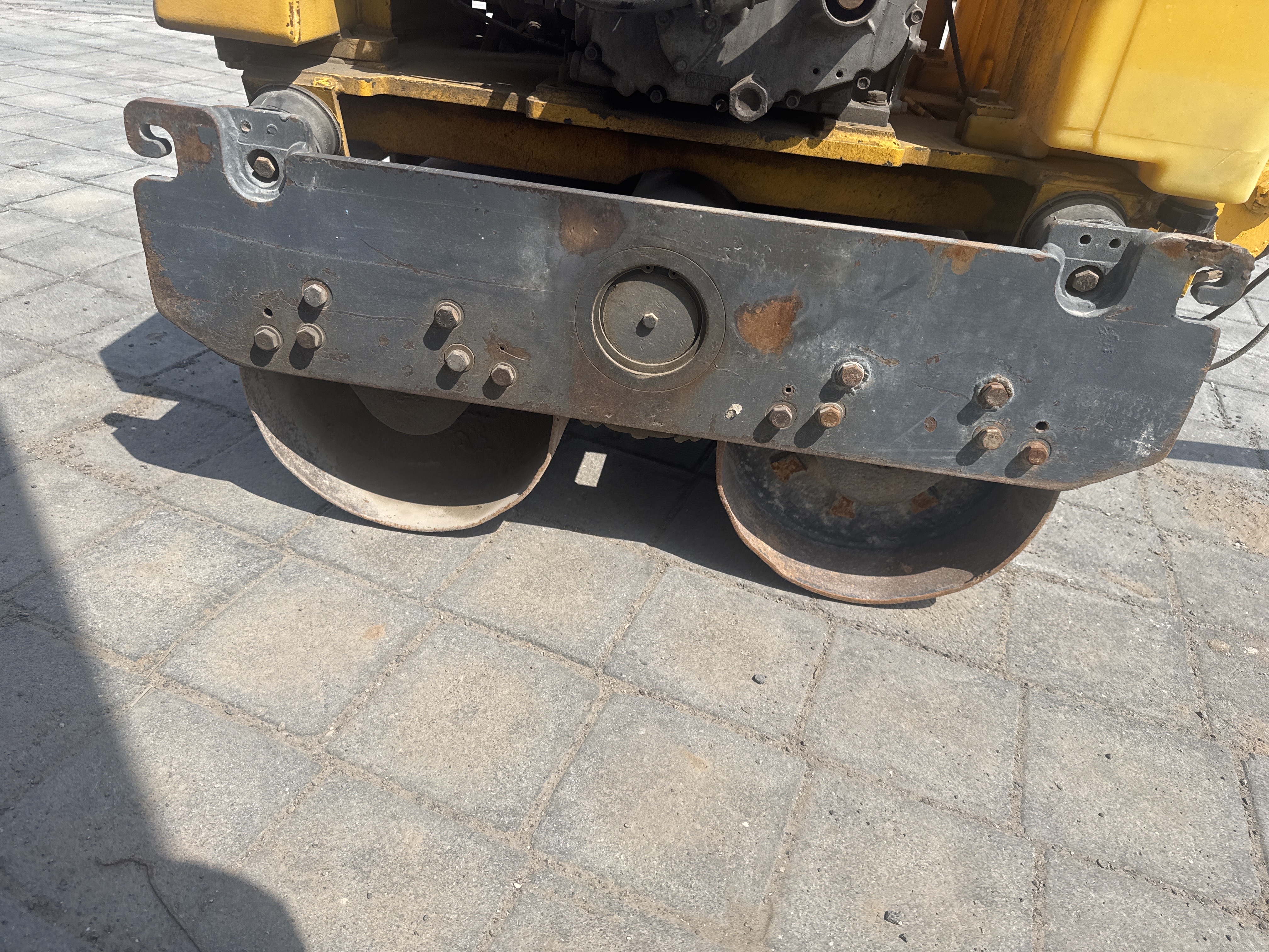 WBC-003-Sakai-HV60-Walk-behind-rollers-inspection-Structure-Left-hand-side-plate-1