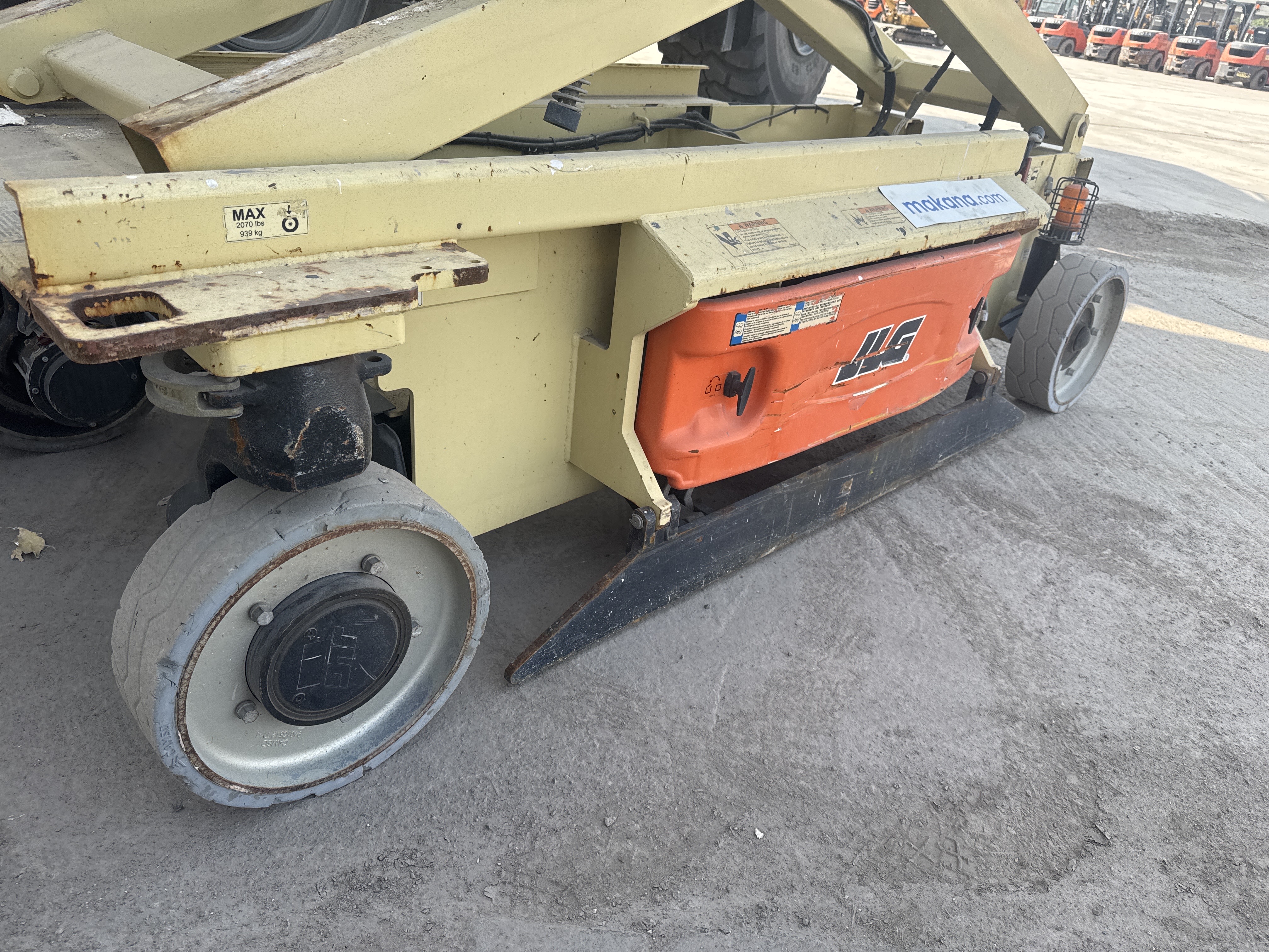 SLA-012-JLG-2646ES-Scissor-lifts-inspection-Structure-Paint-1